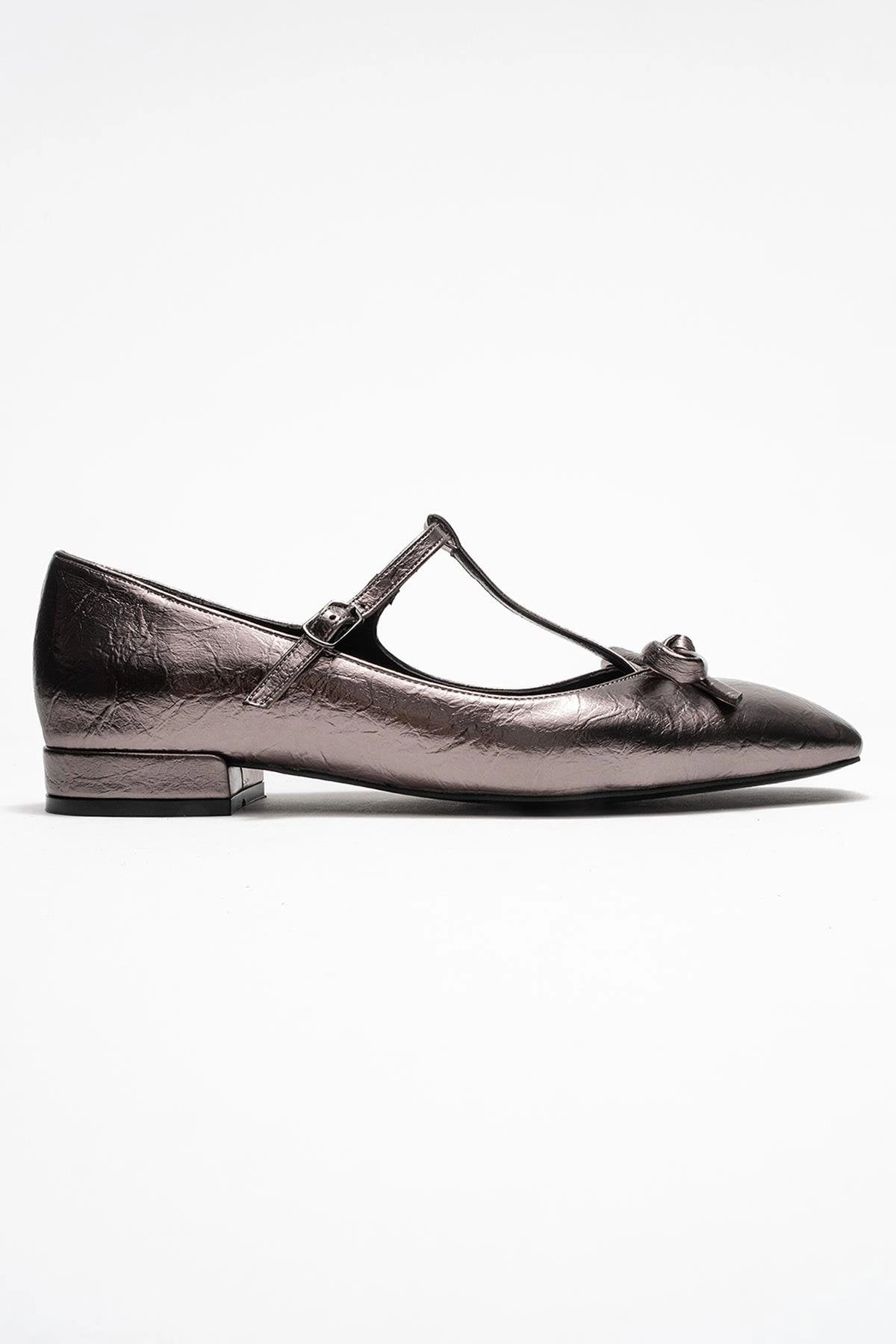 Prologue Shoes Womens Lorena T Strap Ballet Flat