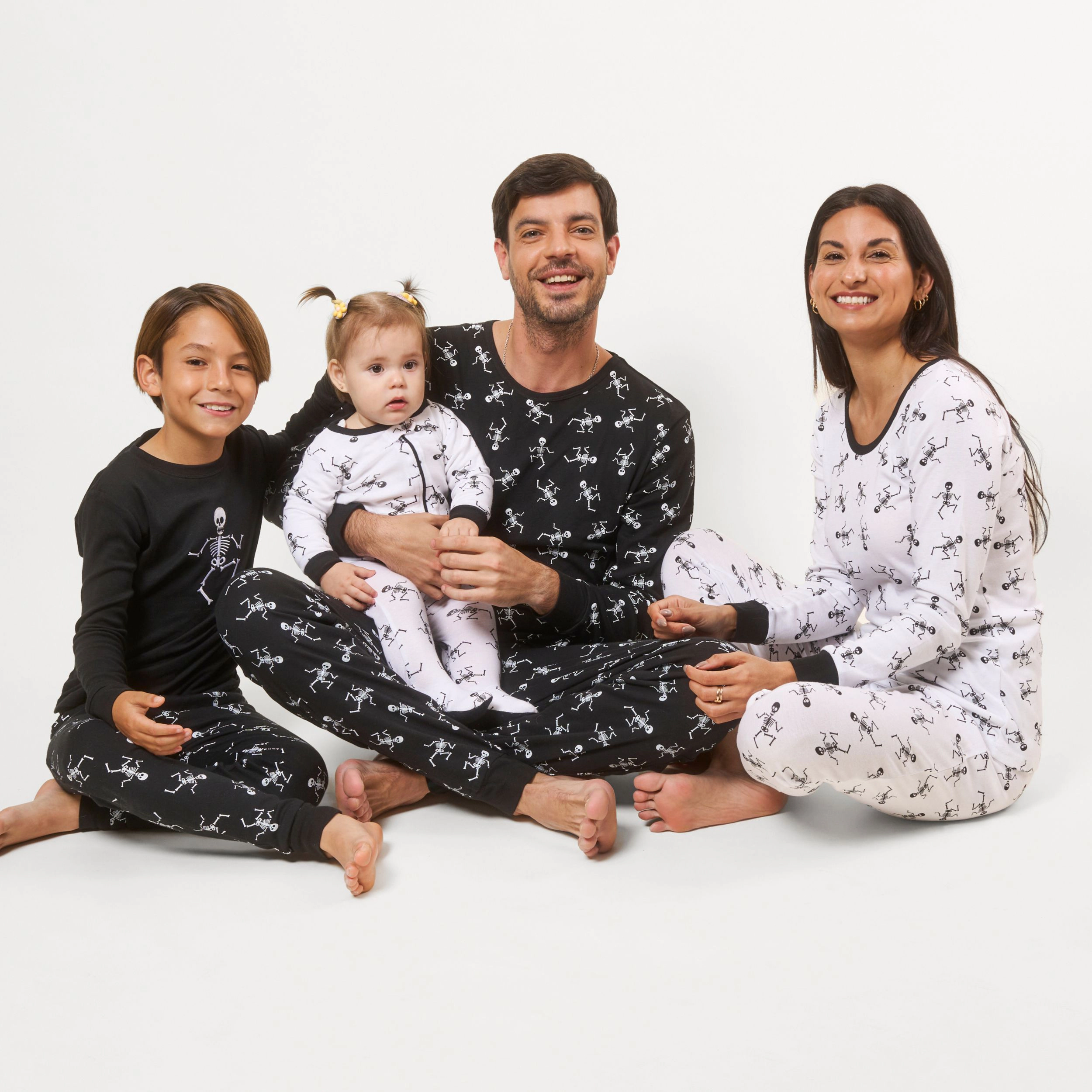 Leveret Men's 2-Piece Cotton Snug Fit Halloween Pajama Set