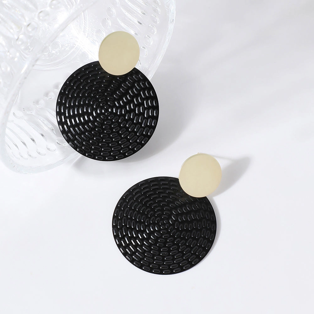 SOHI Women's Black Contrast Drop Earrings