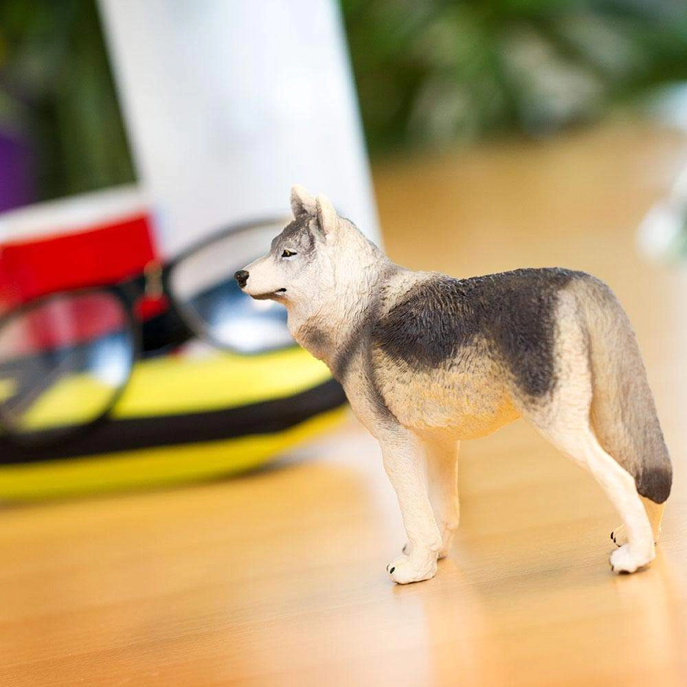 Safari Ltd. - Gray Wolf Kids Toy Figure