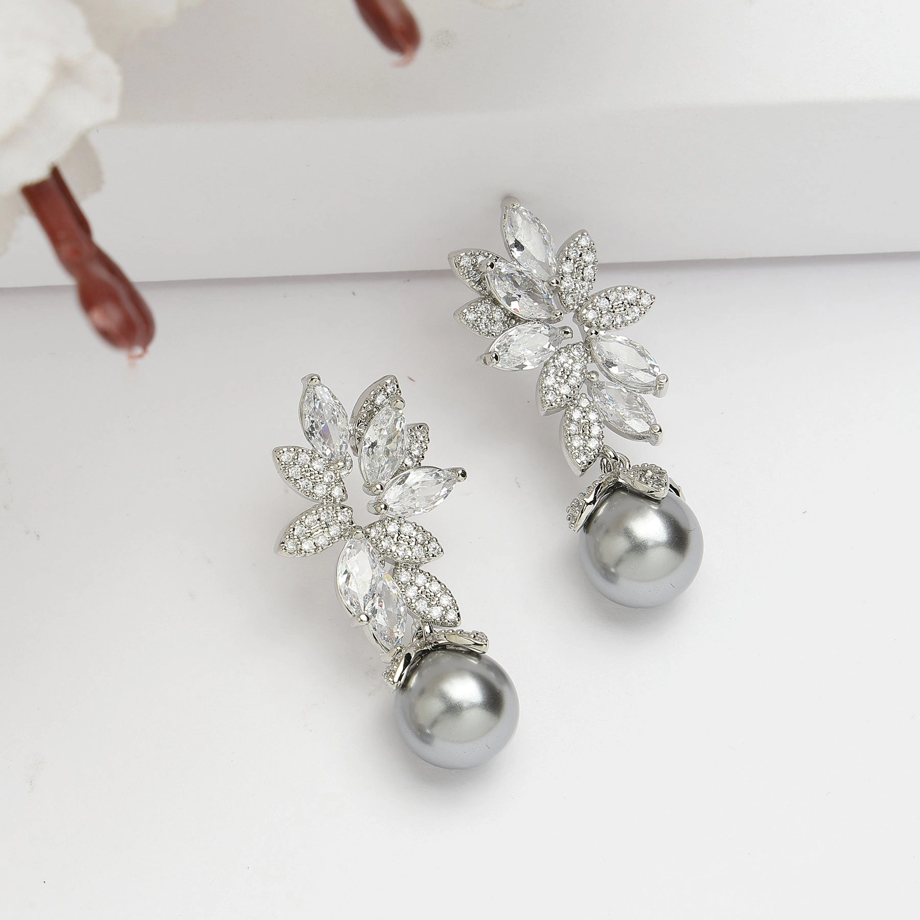 AGP PARIS Womens Diva Collection Diva Drop Earrings