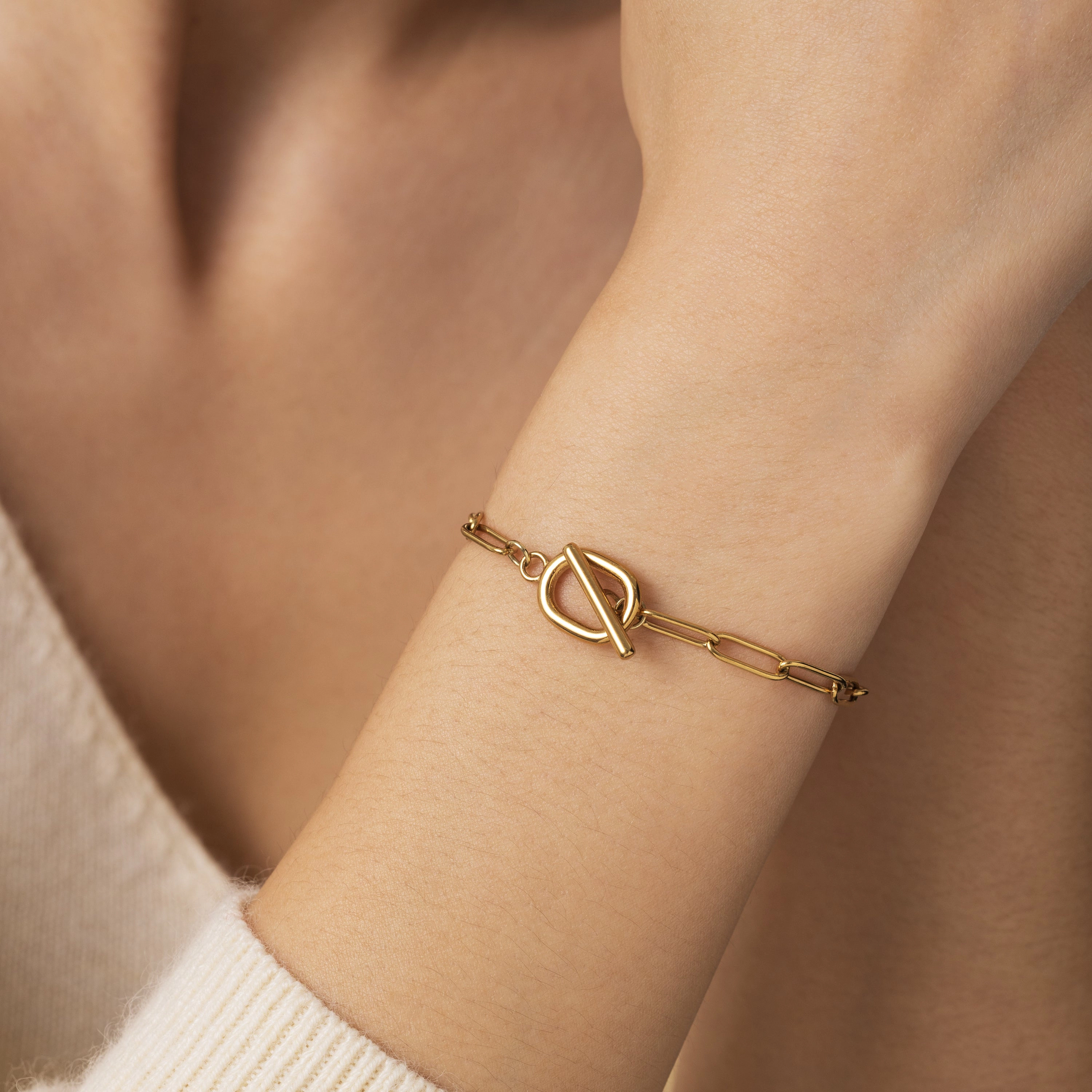 Mint & Lily Women's Toggle Clasp Paperclip Chain Bracelet