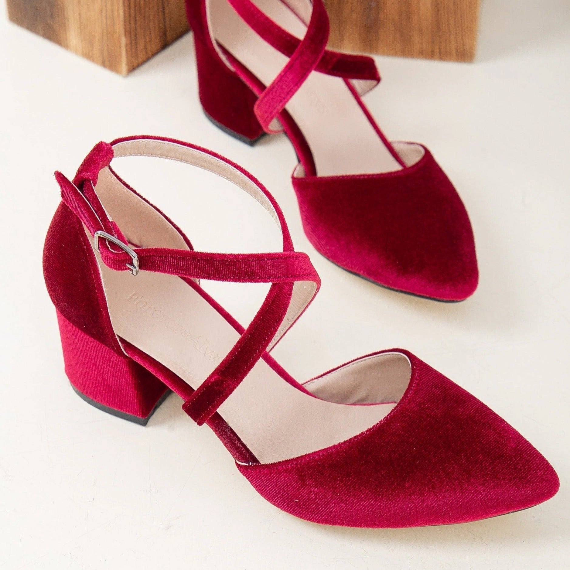 Forever & Always Womens Dolly Low Block Heel Pumps