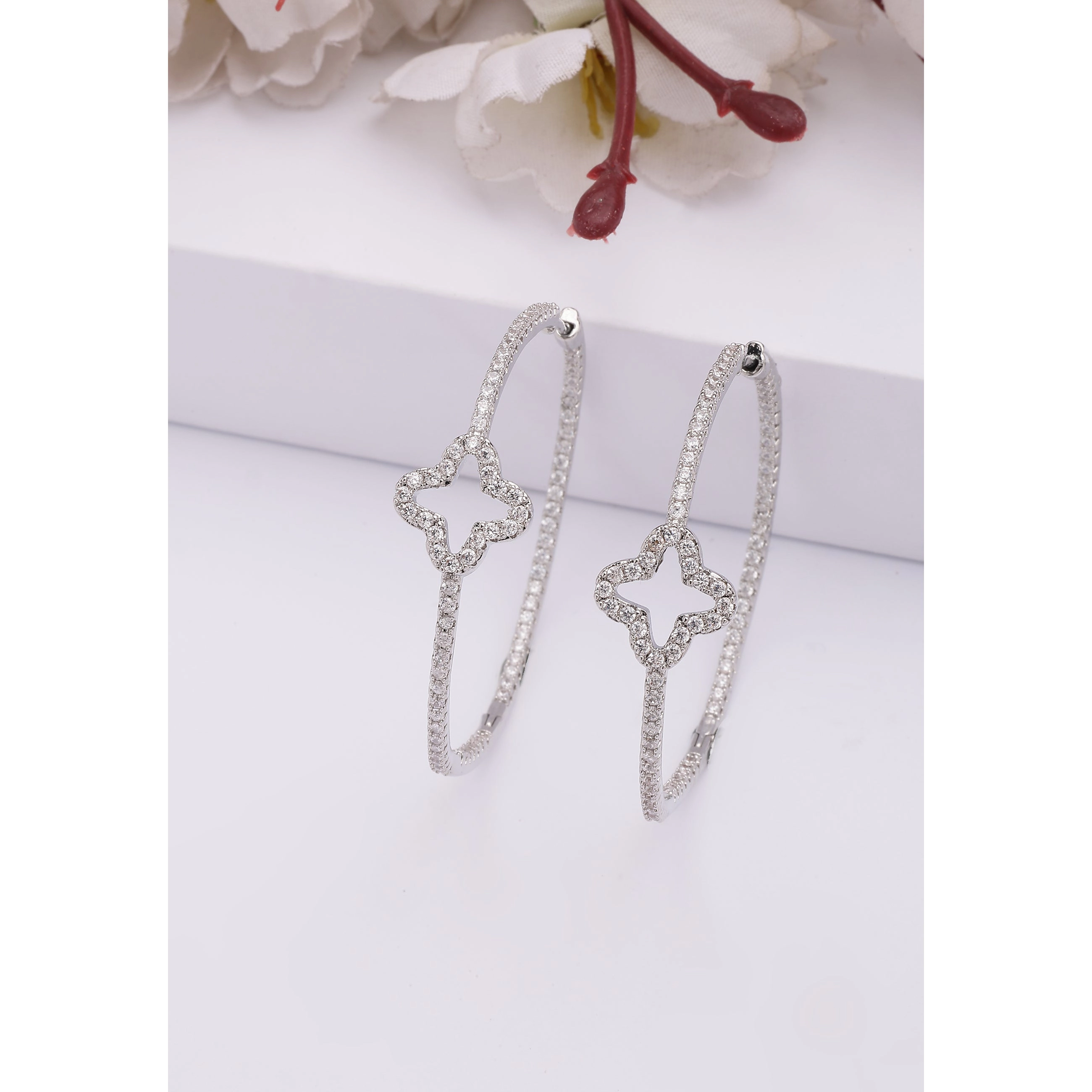 AGP PARIS Womens Clover Hoop Earrings