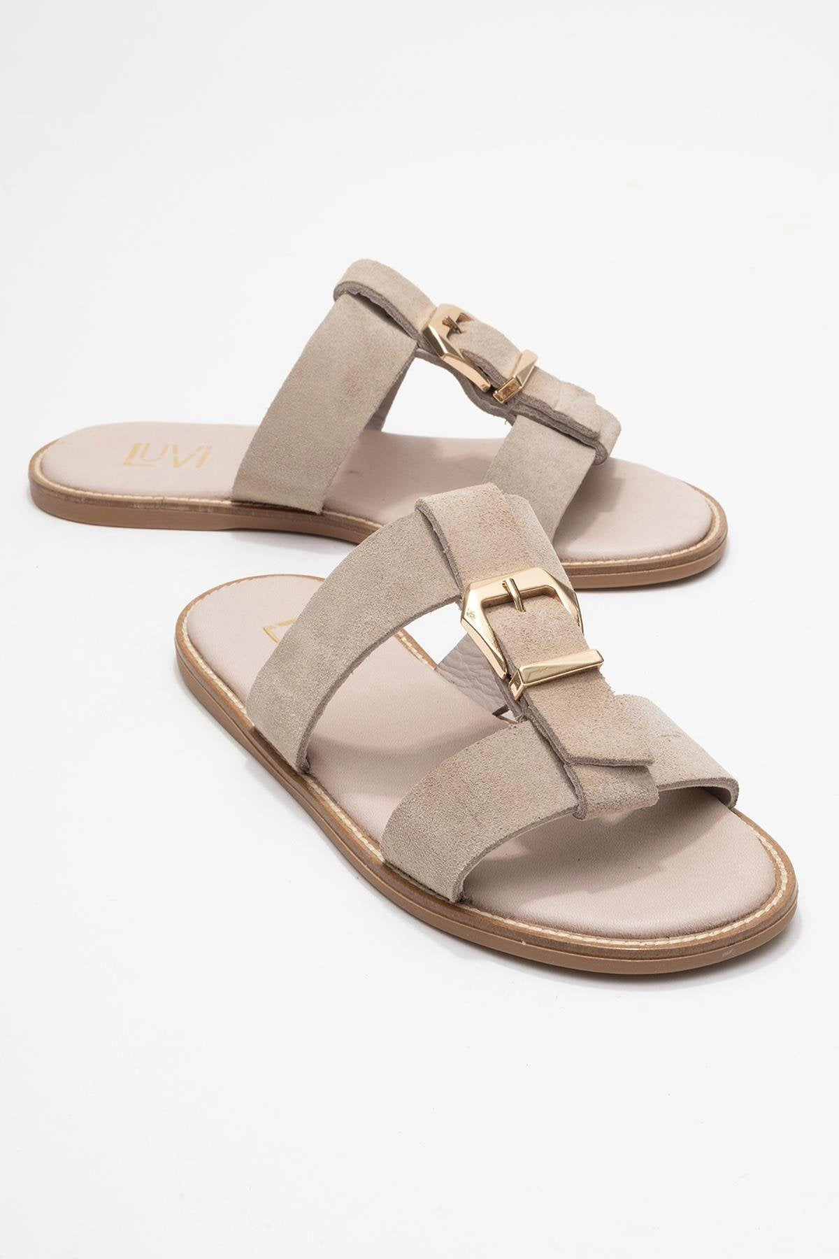 Forever & Always Womens Sveta Leather Buckled Sandals