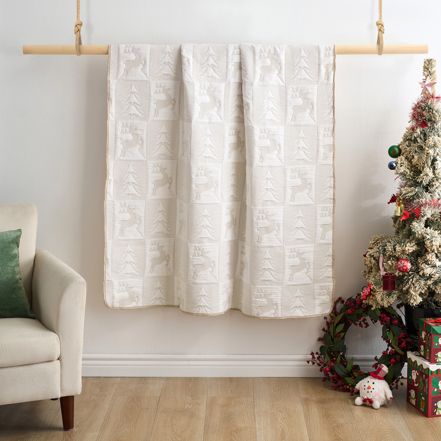 Greenland Home Fashion Reindeer Games Accessory 100% Woven Polyester Jacquard Throw White