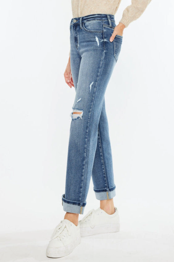 KanCan Women's Essentials Mid Rise True Straight Leg Jeans Carrie