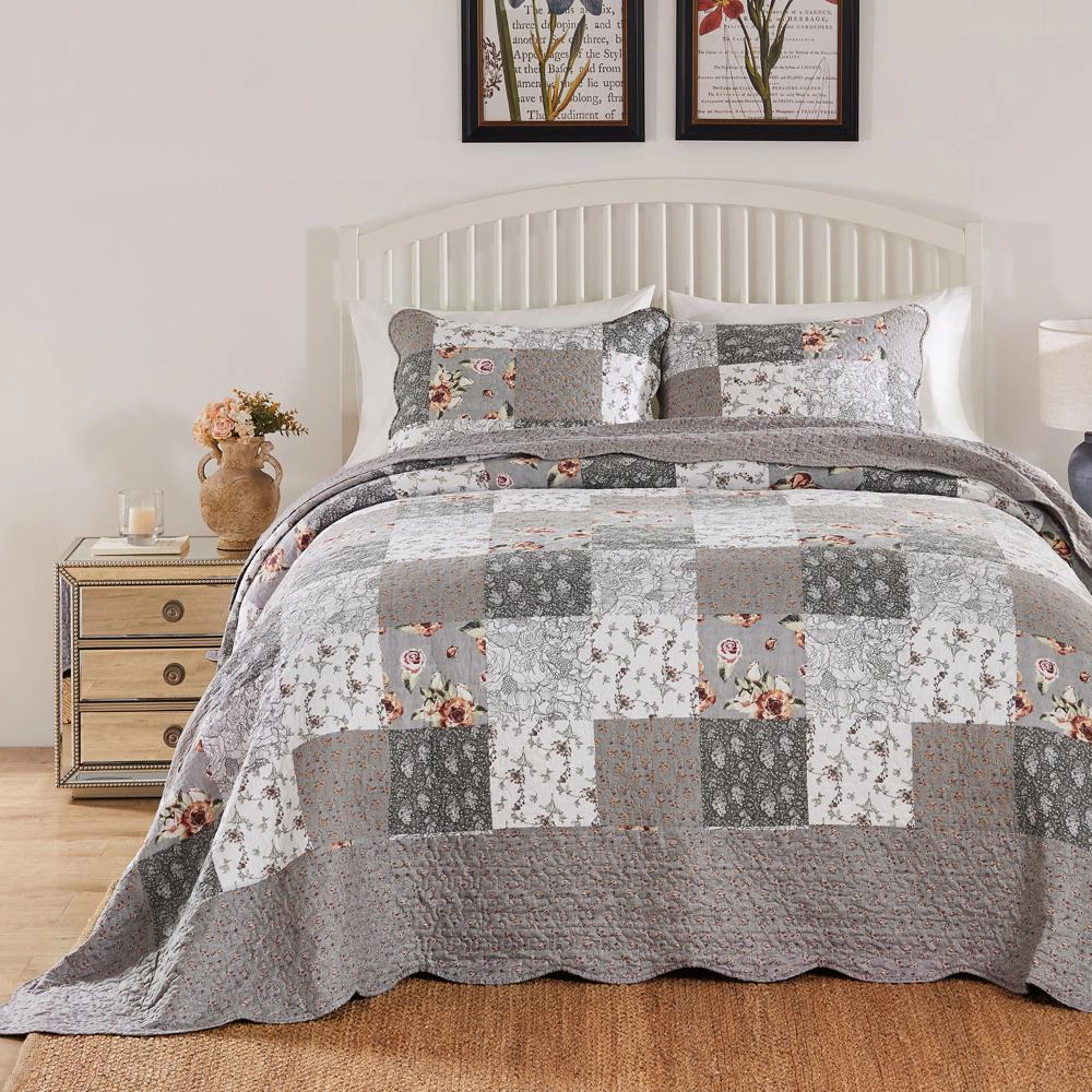 Barefoot Bungalow Giulia Luxurious Modern Design 3 Piece s Bedspread Set