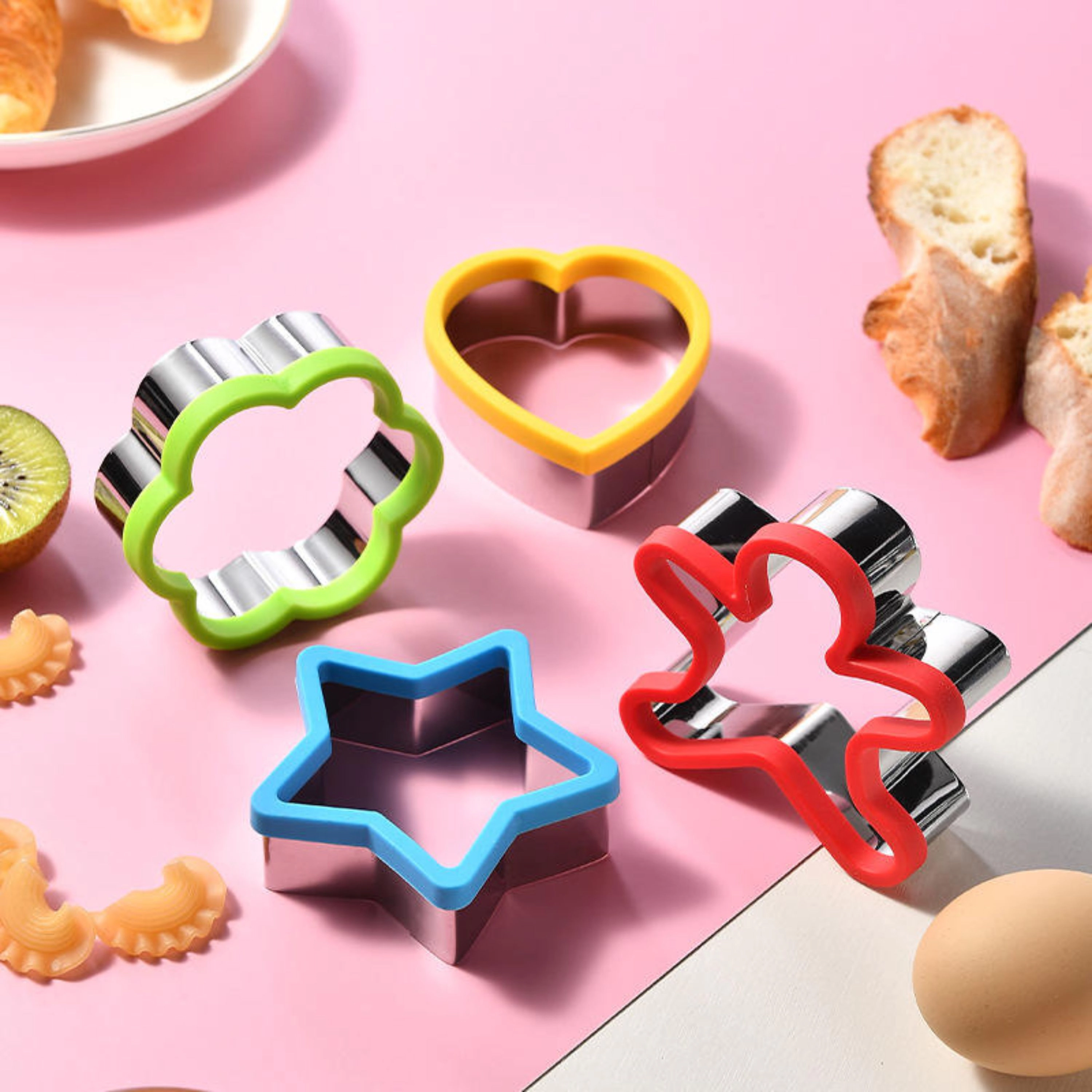 Kitcheniva 4-Piece Stainless Steel Cookie Cutter With Silicone Grip