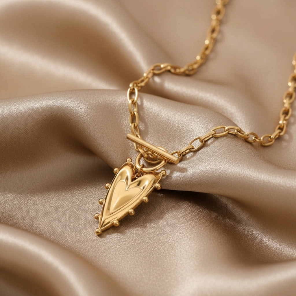 DressAtR Women's Heart Gold Plated Pendant Necklace
