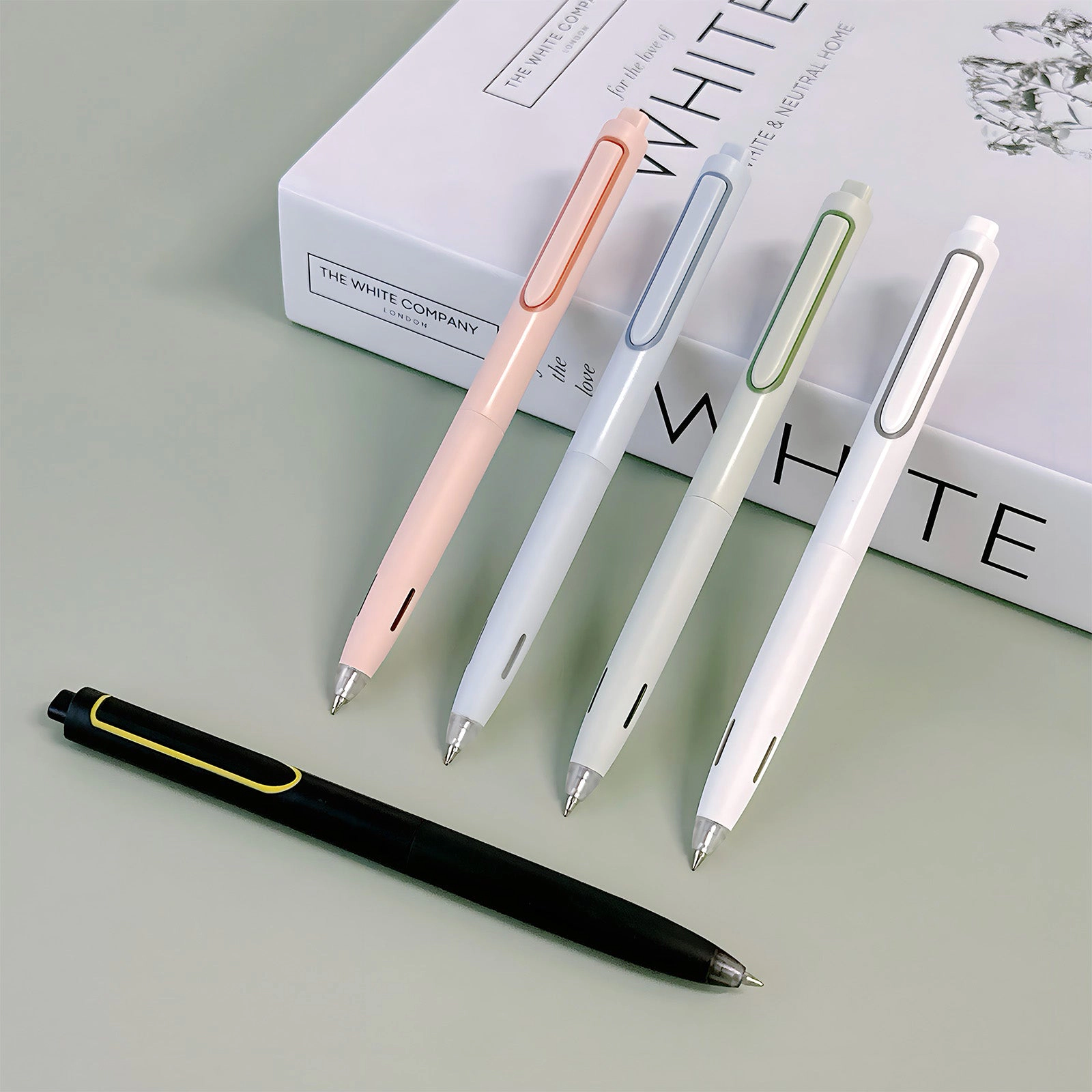 Wrapables Whisper Motion Silent Retractable Gel Pens, 0.5mm Fine Point Black Ink, Icy Oasis, Set of 5