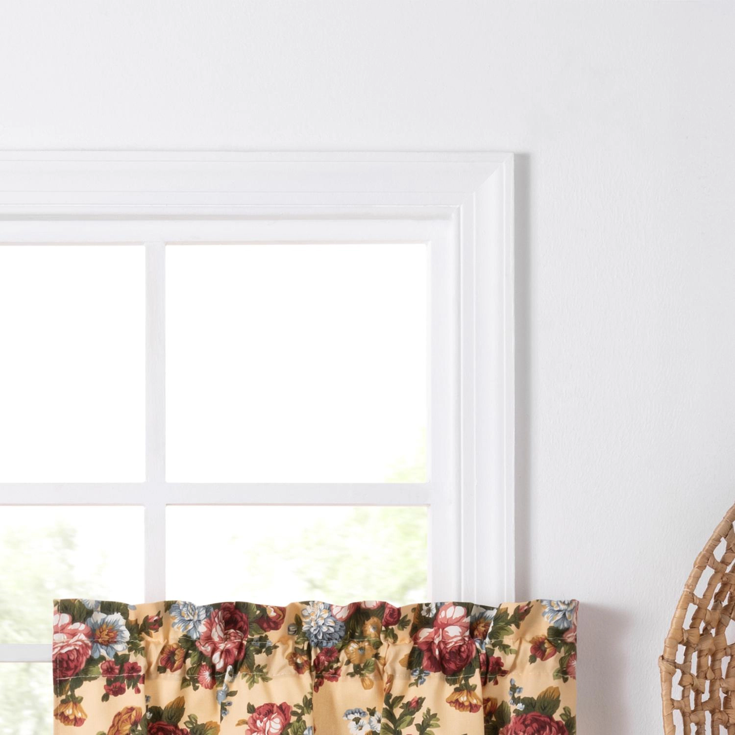 Ellis Bella Stylish Medium Scale Printed Floral Pattern 1.5 Rod Pocket Tier for Windows