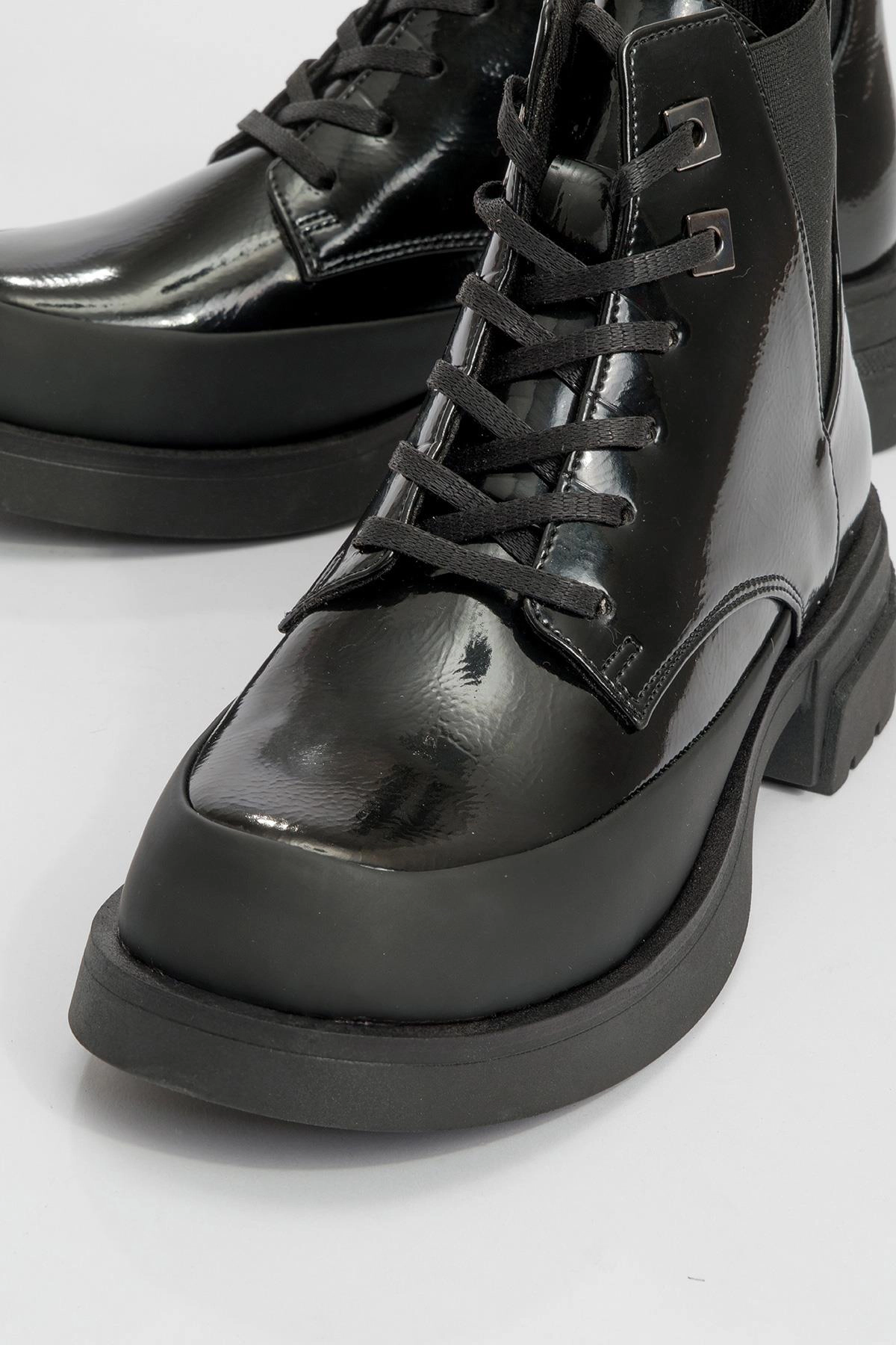 Prologue Shoes Womens Challo Combat Boot