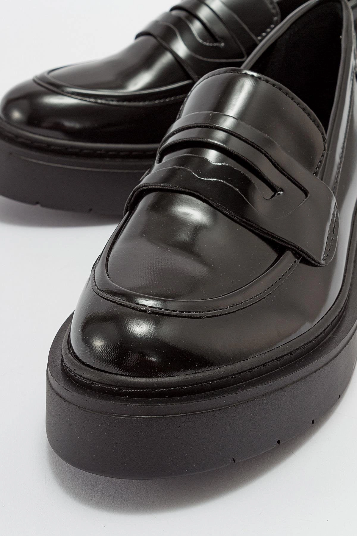 Prologue Shoes Womens Josie Platform Loafer