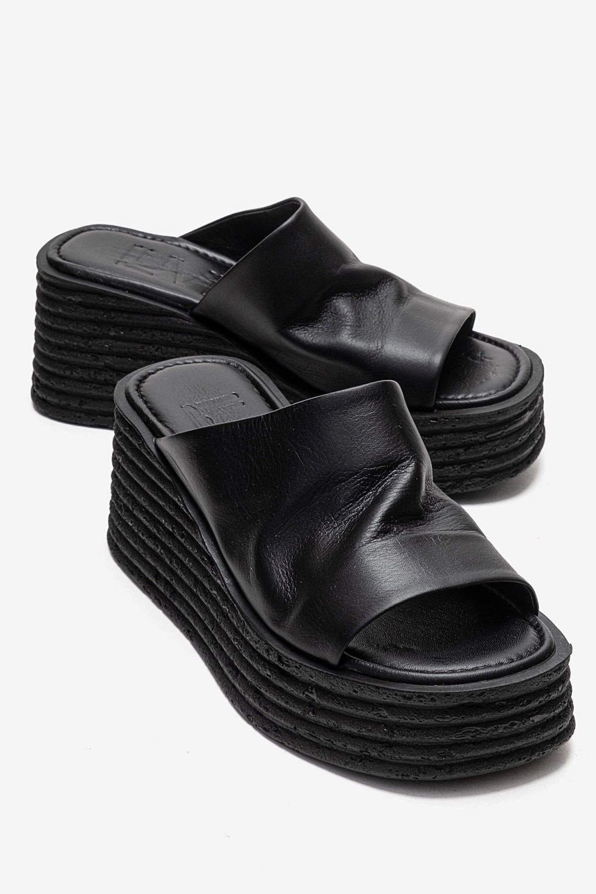 Forever & Always Womens Marc Leather Wedge Sandals