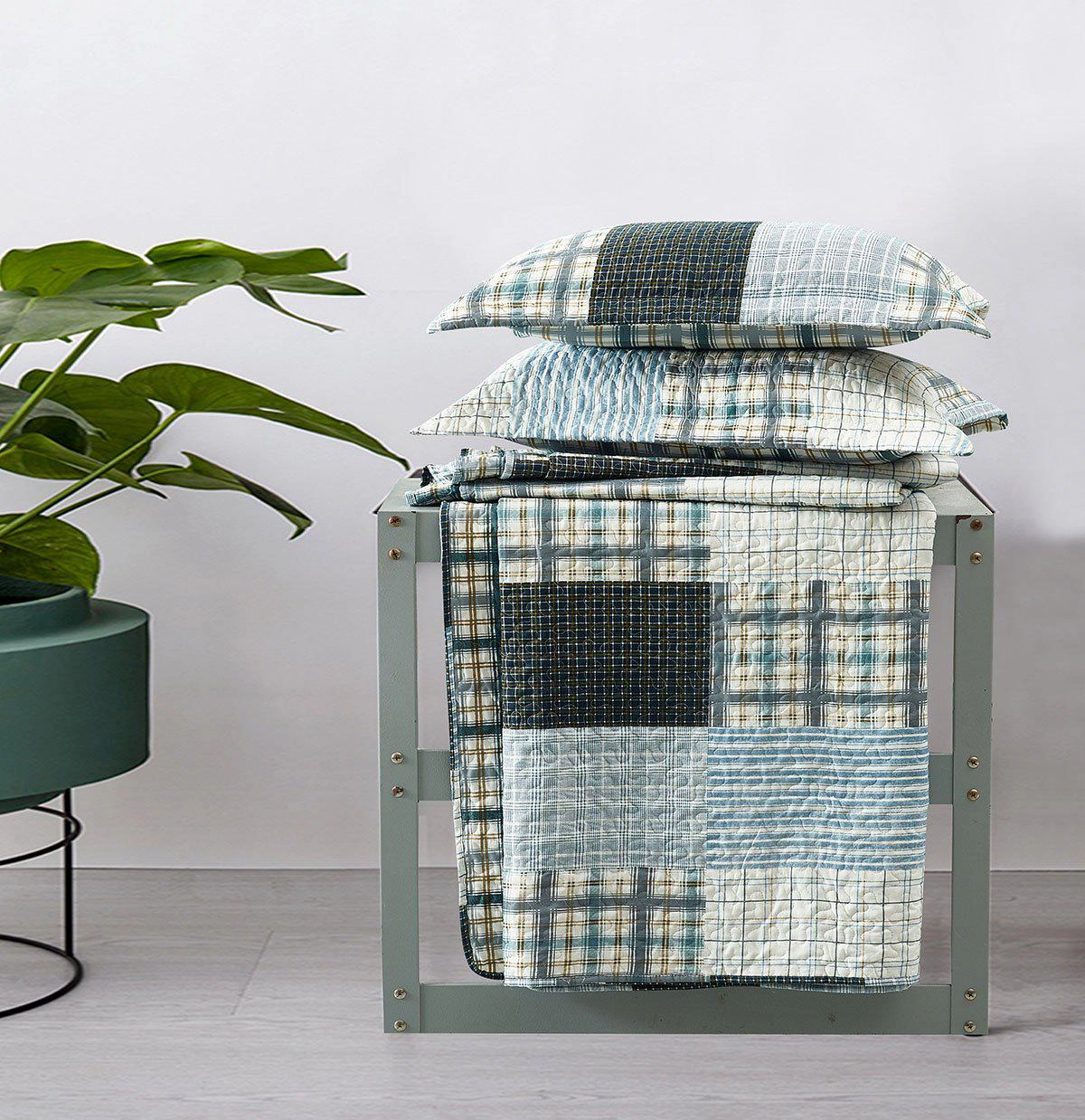 Egyptian Linens Zoe Reversible Printed Patchwork Microfiber Quilt Set
