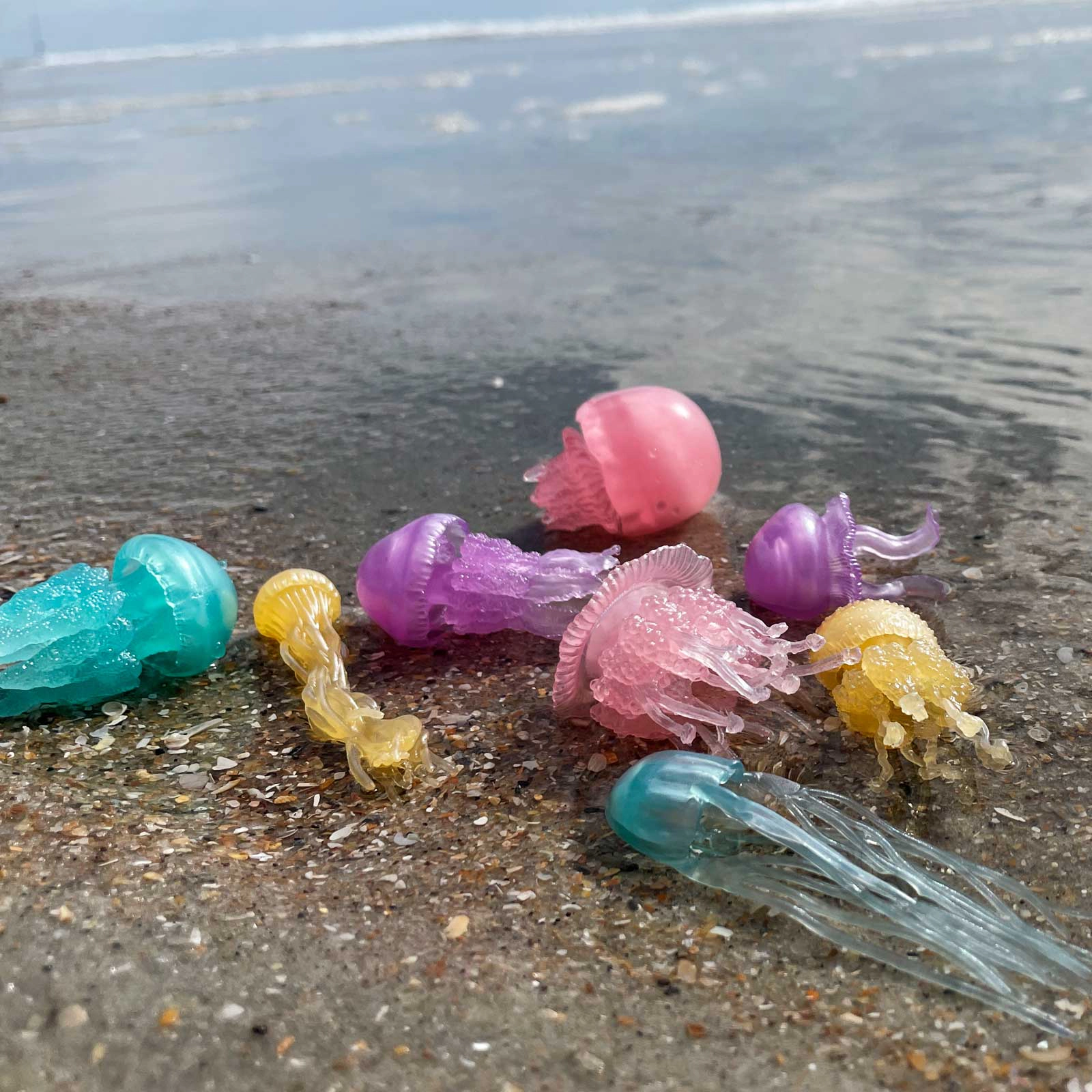 Safari Ltd. - Jellyfish TOOB - contains 8 Mini Figurines