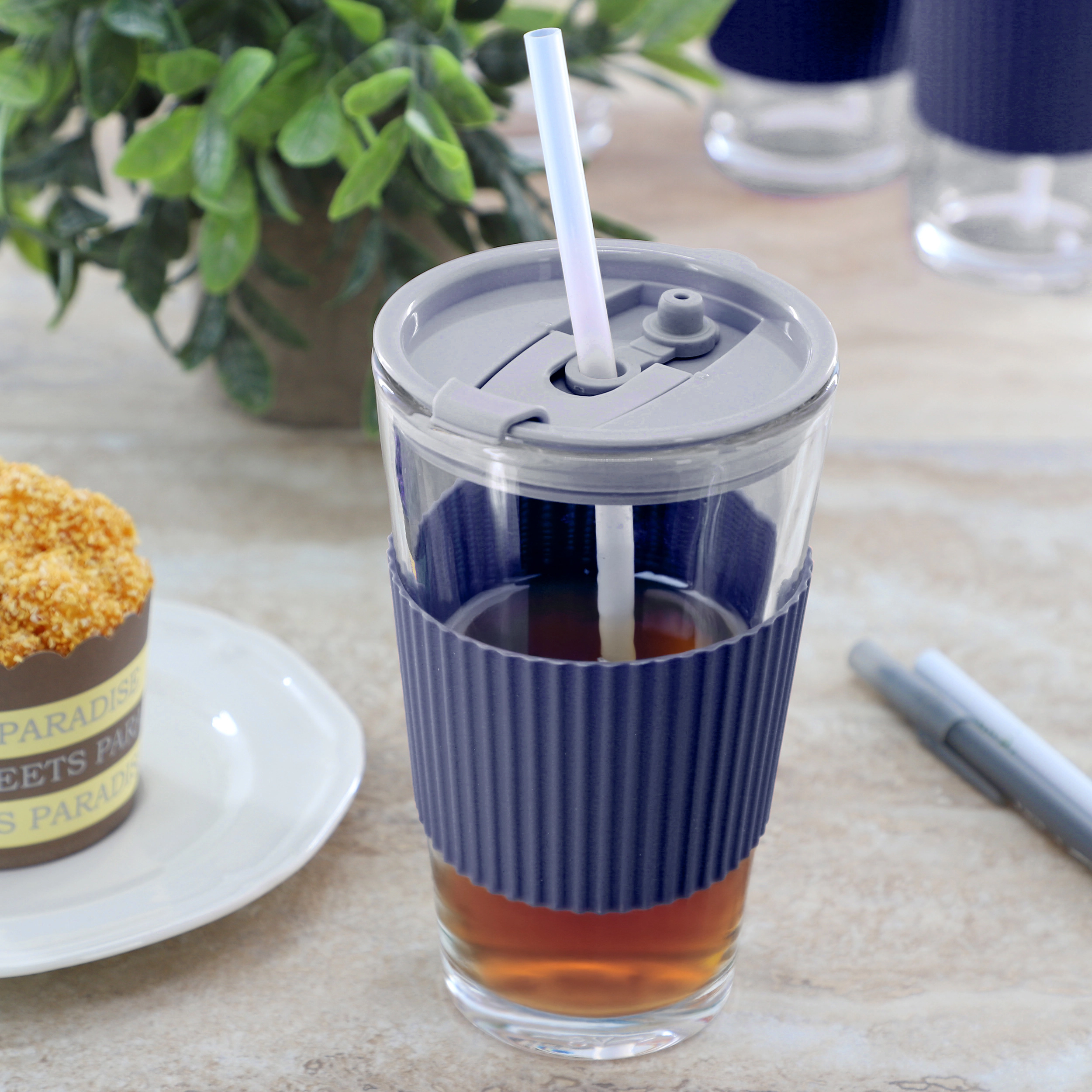Mr. Coffee Sip Savvy 4 Piece 15 Ounce Silicone Sleeve Glass Cup Set w/ Lid and Straw Navy