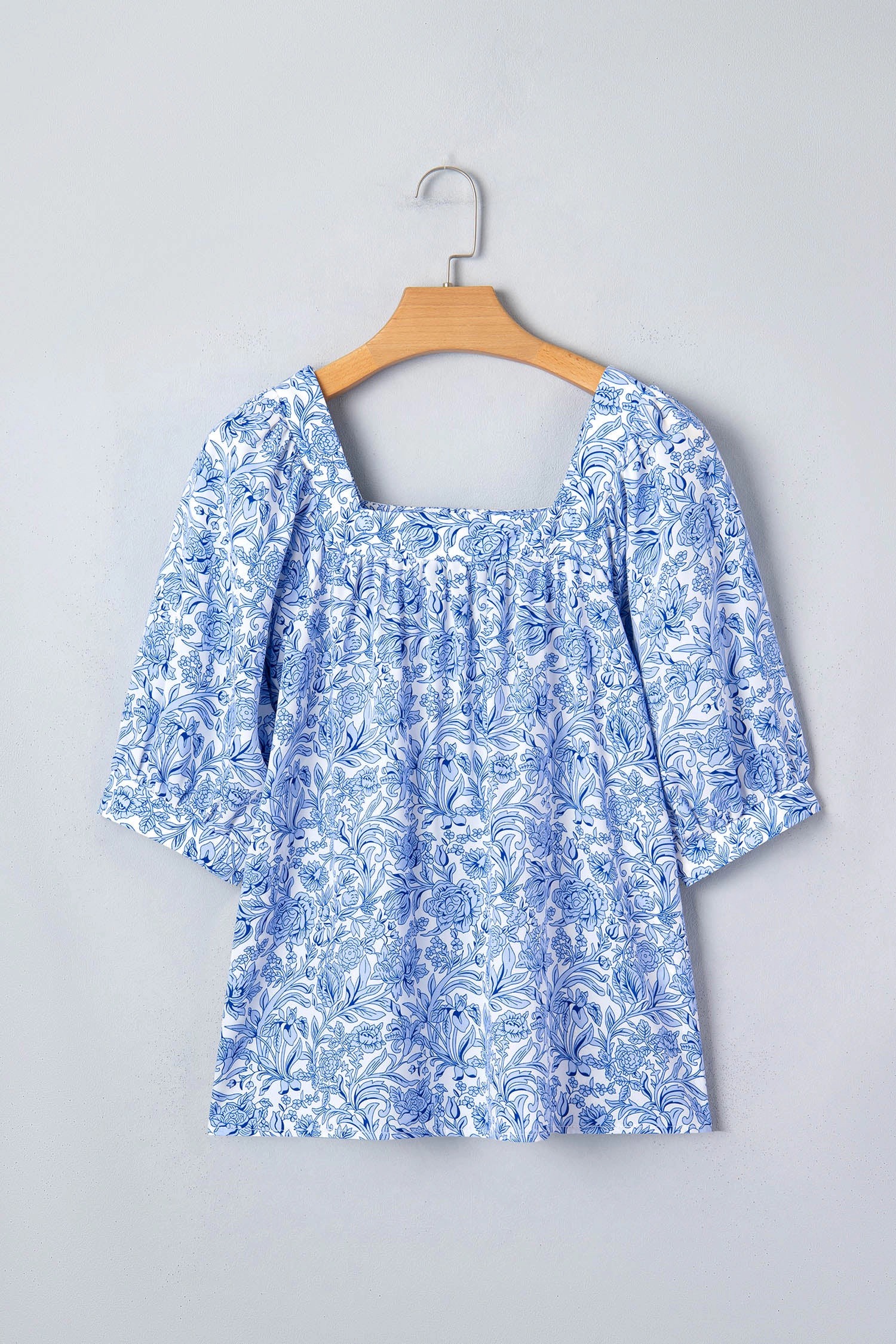 Threaded Pear Womens Lyanna Pleated Square-Neck Floral Blouse - Sky Blue