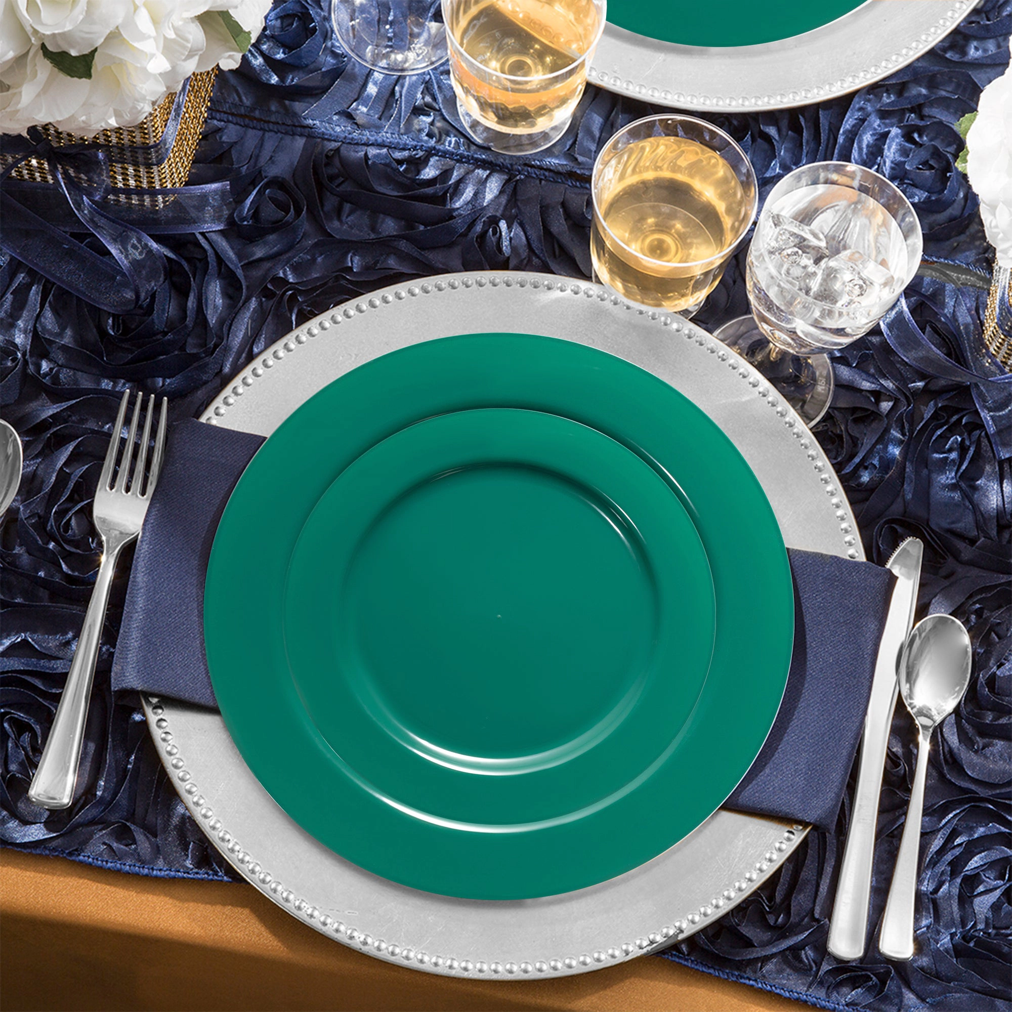 Smarty Had A Party Solid Green Holiday Round Disposable Plastic Wedding Value Set