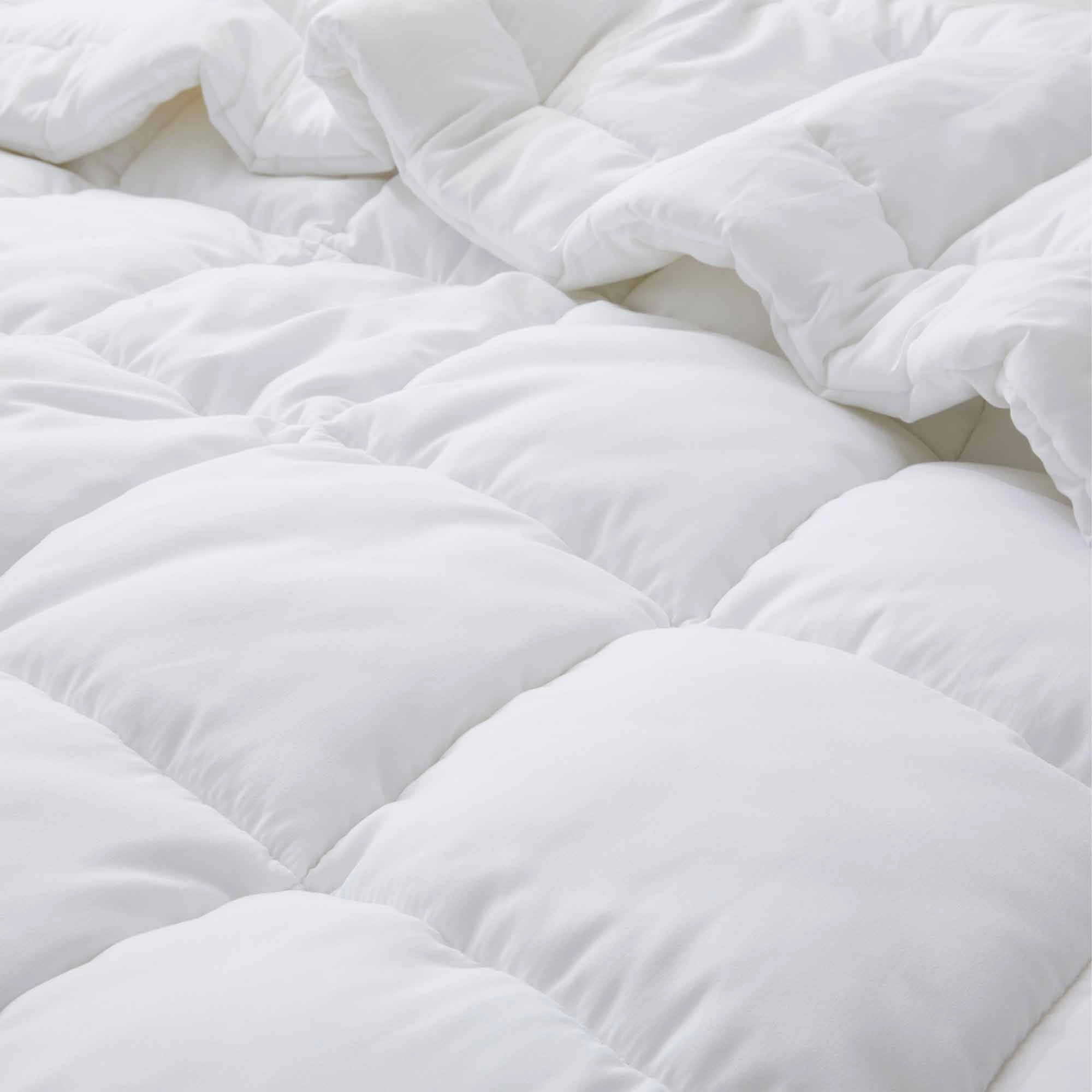 PEACENEST Warm Winter Down Alternative Comforter Cozy Duvet Insert