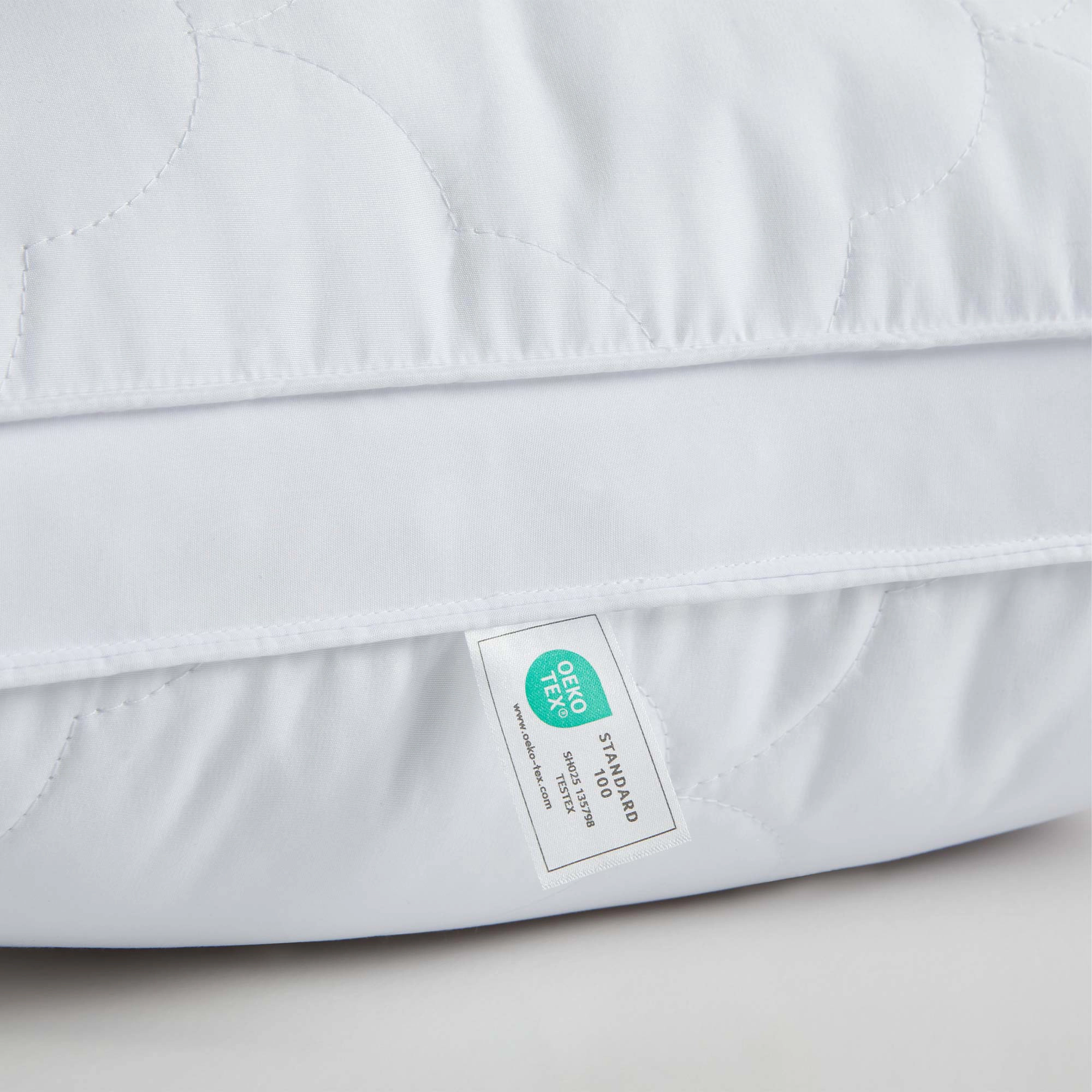 PEACENEST Cloud Quilted High Loft Goose Feather Pillow Set