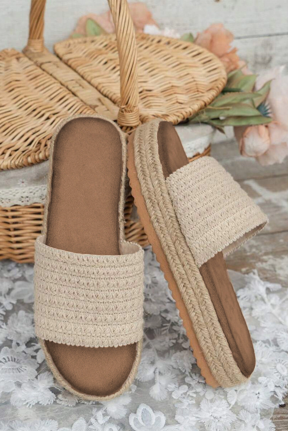 Threaded Pear Women's White Boho Woven Non-slip Wedge Slippers
