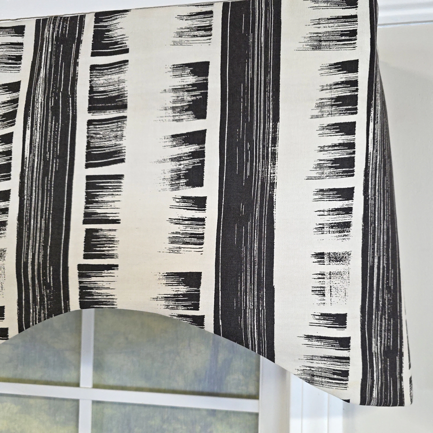 RLF Home 100% Cotton Jaspeado Cornice With Poly/Cotton Ivory lining Rod Pocket Valance 50" x 17" Black