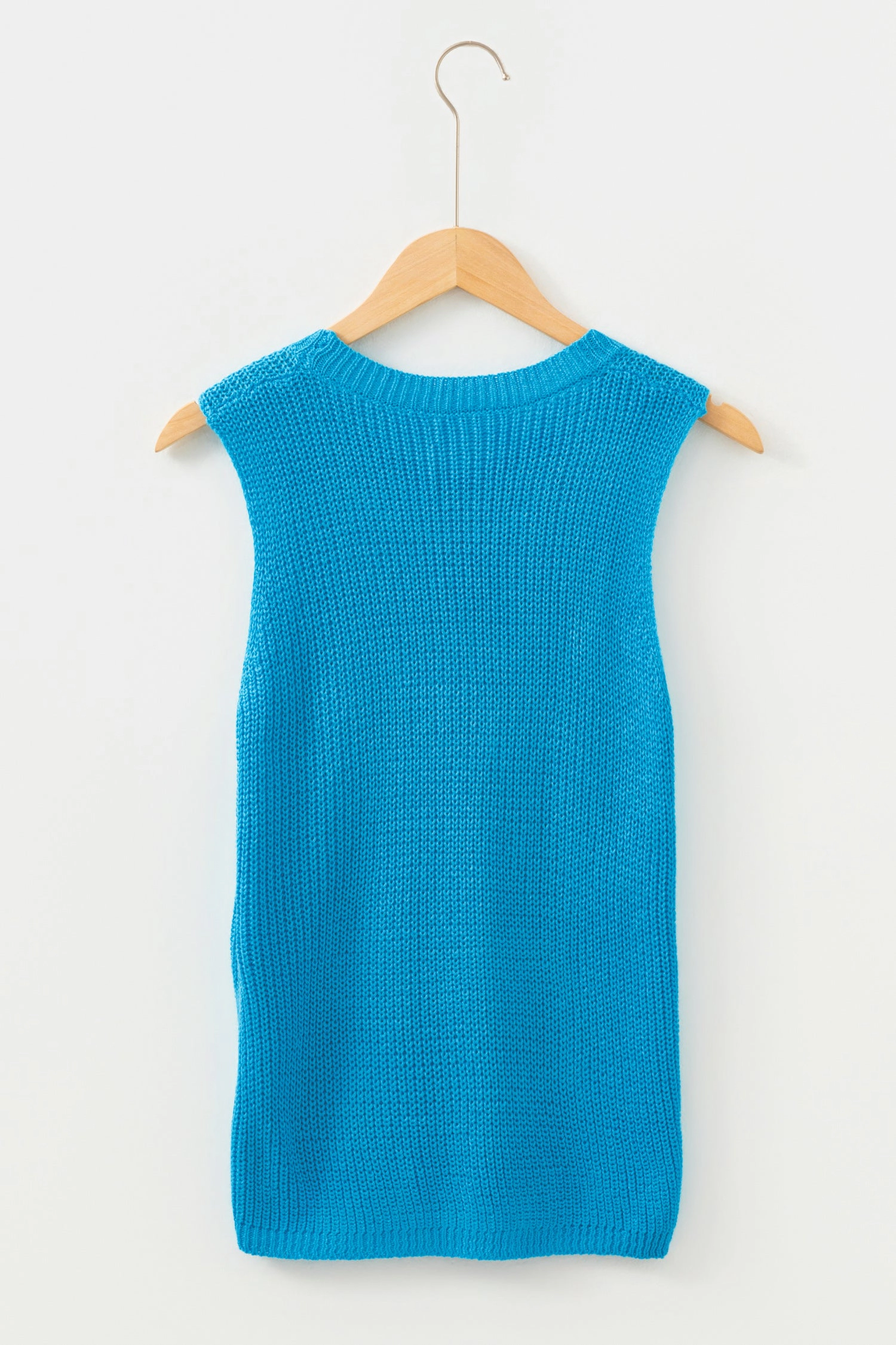 Threaded Pear Women's Sophia Script Graphic Sleeveless Sweater