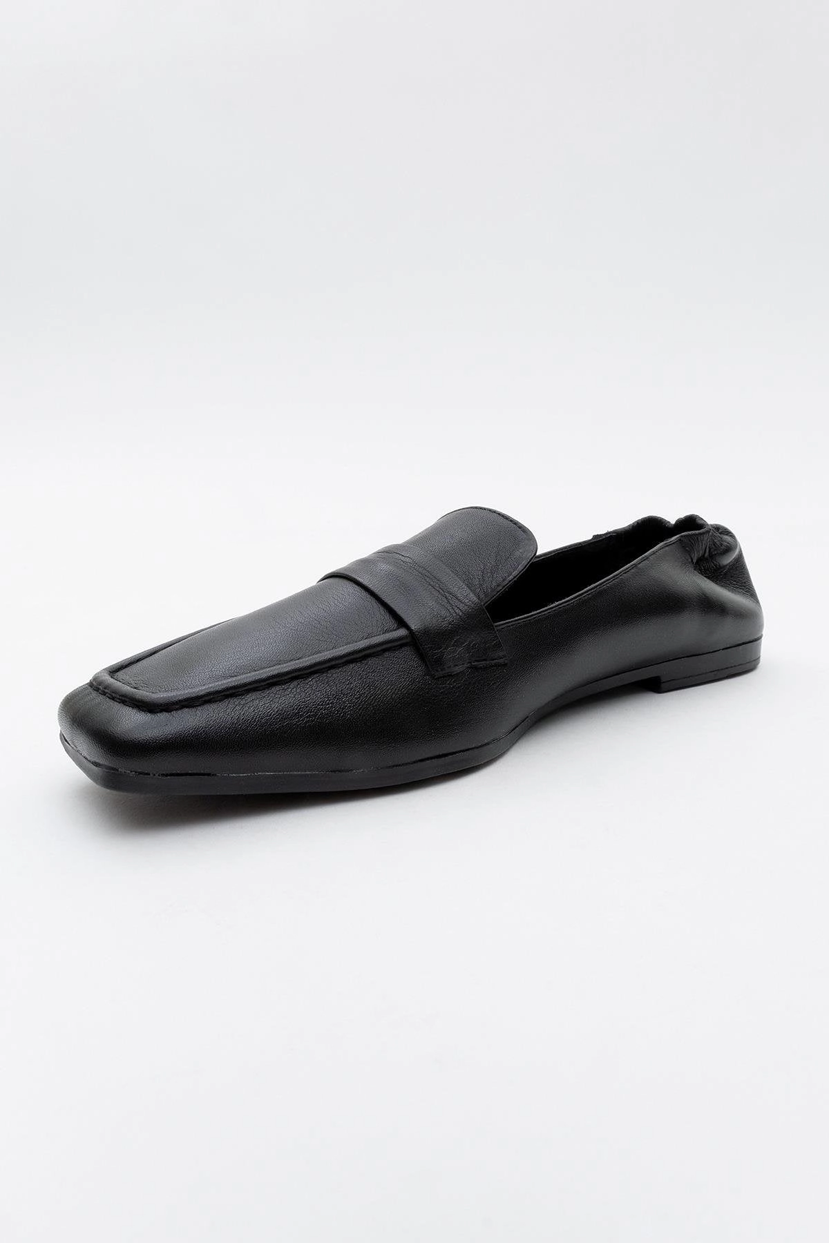 Forever & Always Womens Liepa Leather Loafers