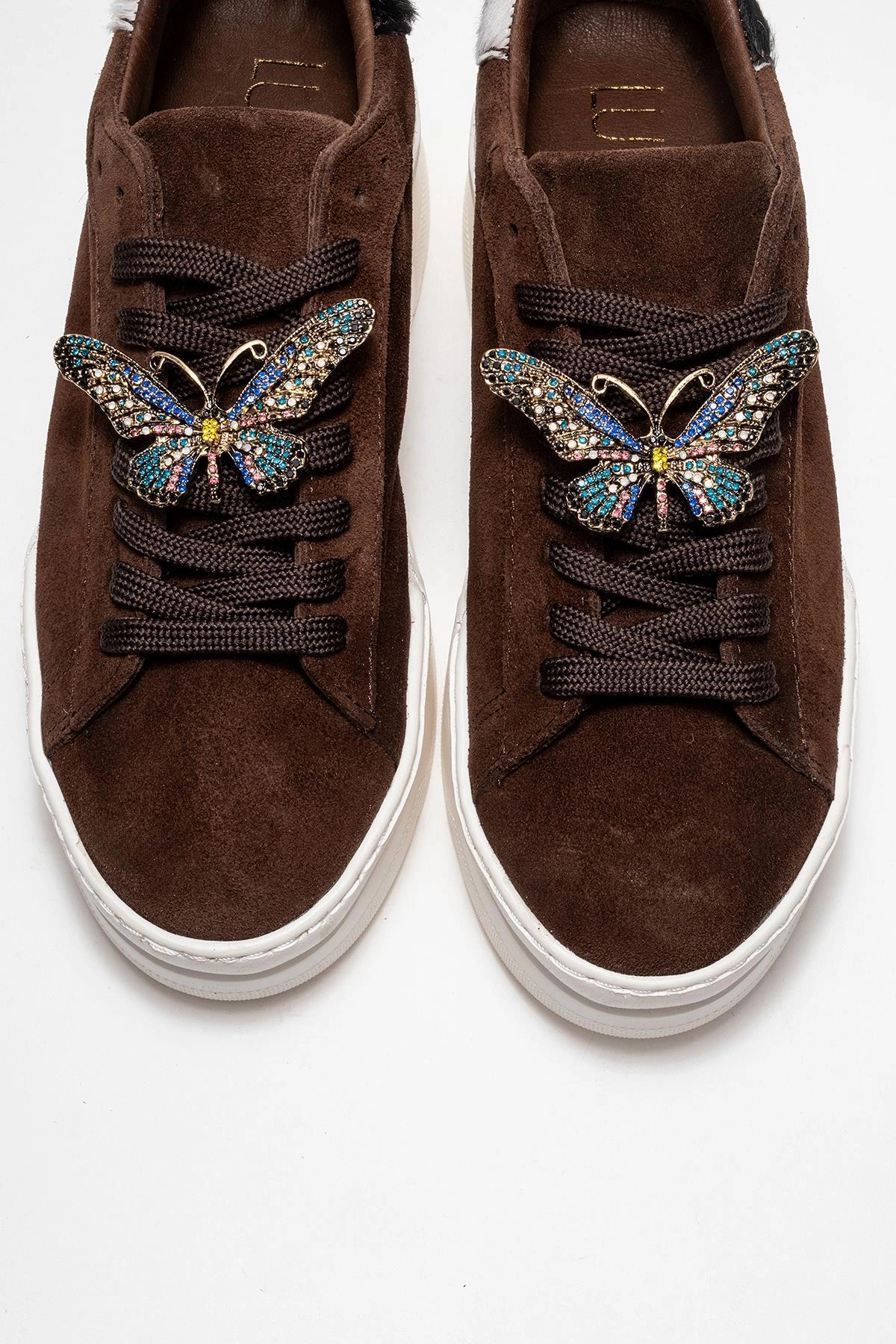Forever & Always Womens Anda Leather Buckled Sneakers