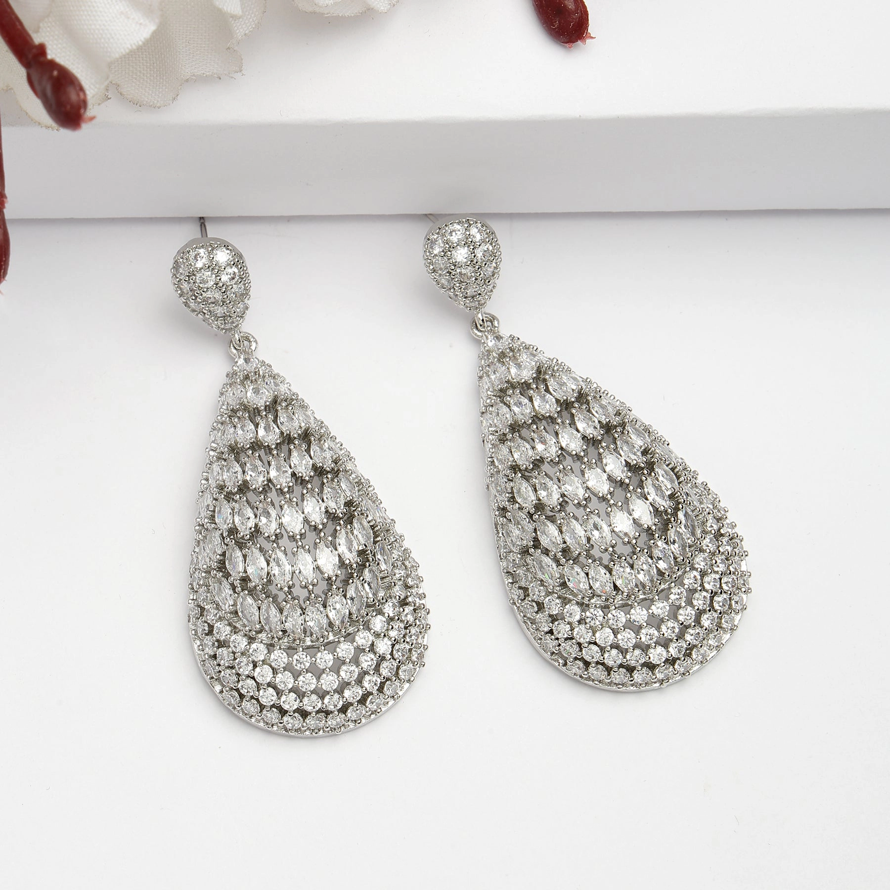 AGP PARIS Womens Diva Collection Zirconia Shimmering Hollow Drop Earrings