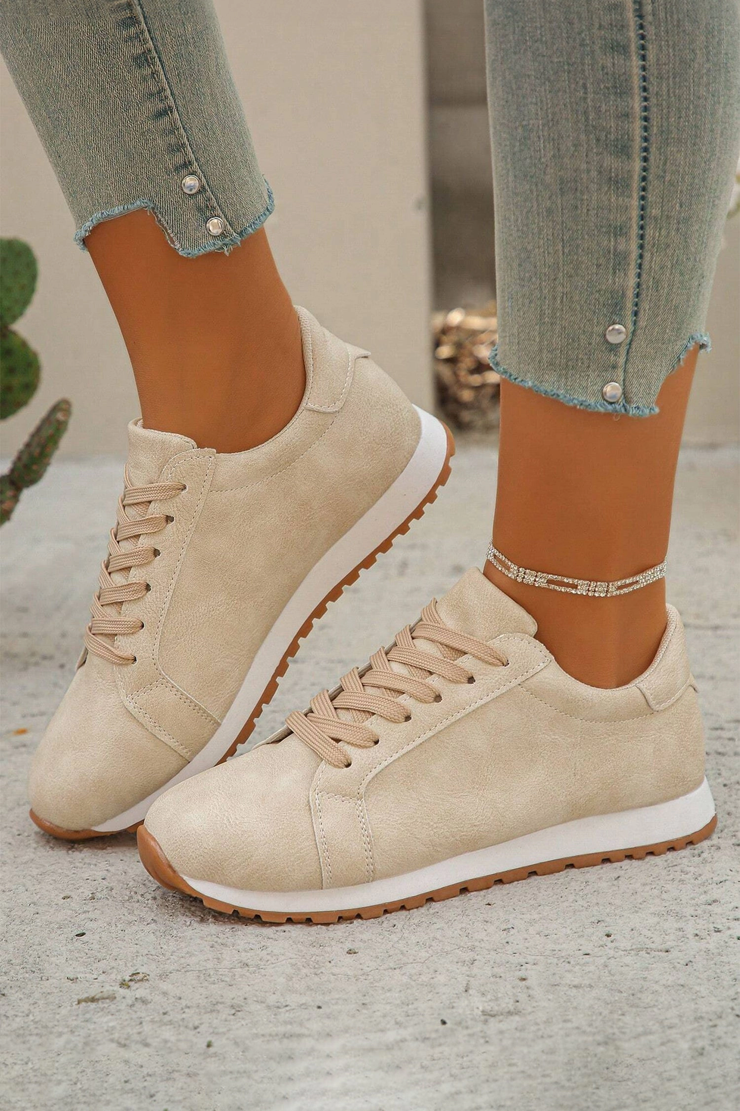 Threaded Pear Women's Wren Suede Lace Up Sneakers