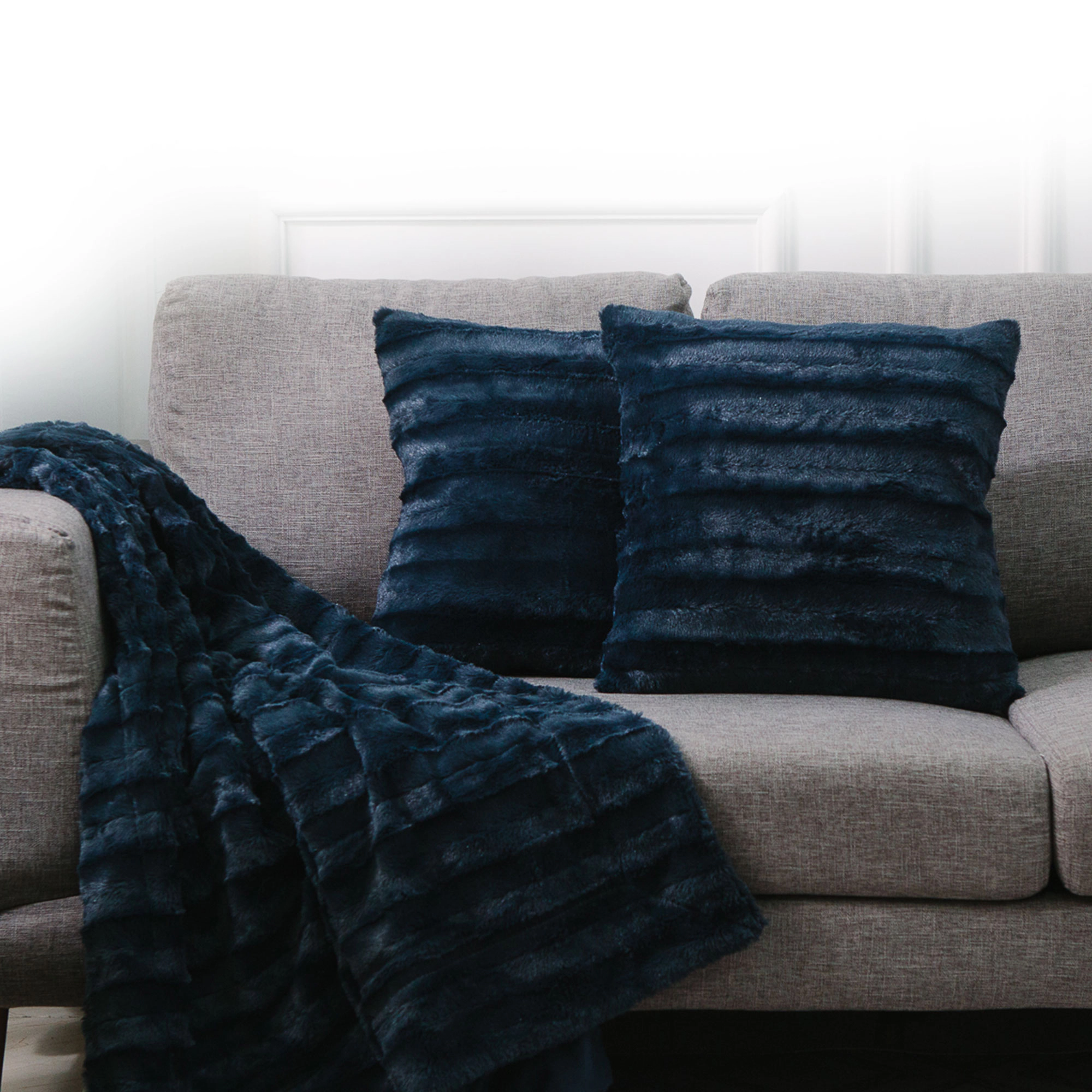 Cheer Collection 88 x 108-Inch Ultra Soft Reversible Faux Fur and Microplush Blanket for Couch Bed