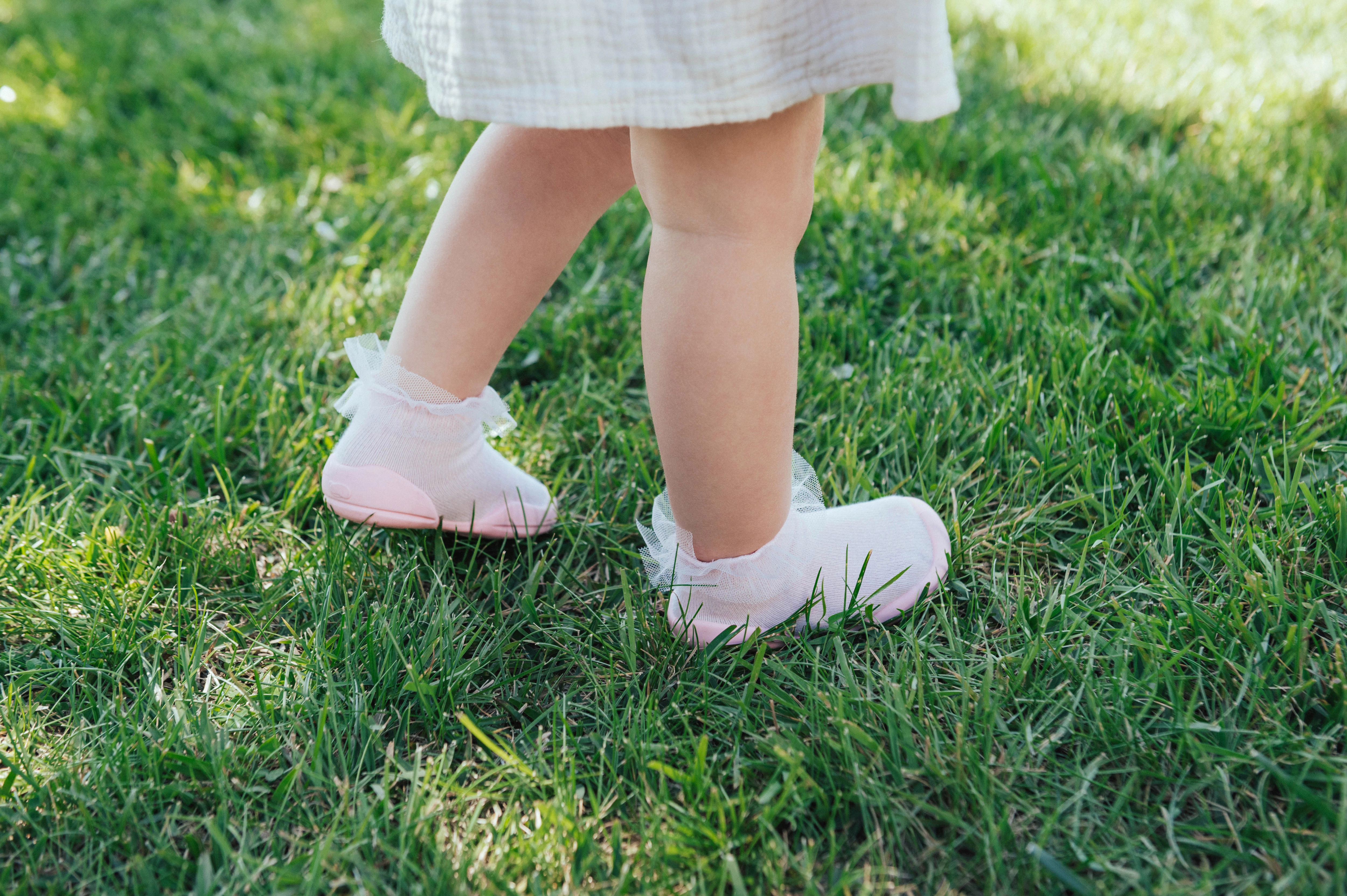 Komuello Toddler Girl First Walk Sock Shoes Lace Trim - Tull Pink