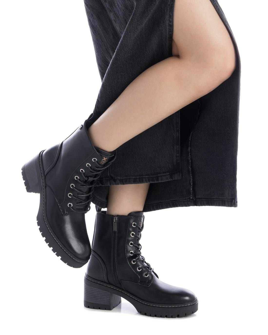XTI Women's booties