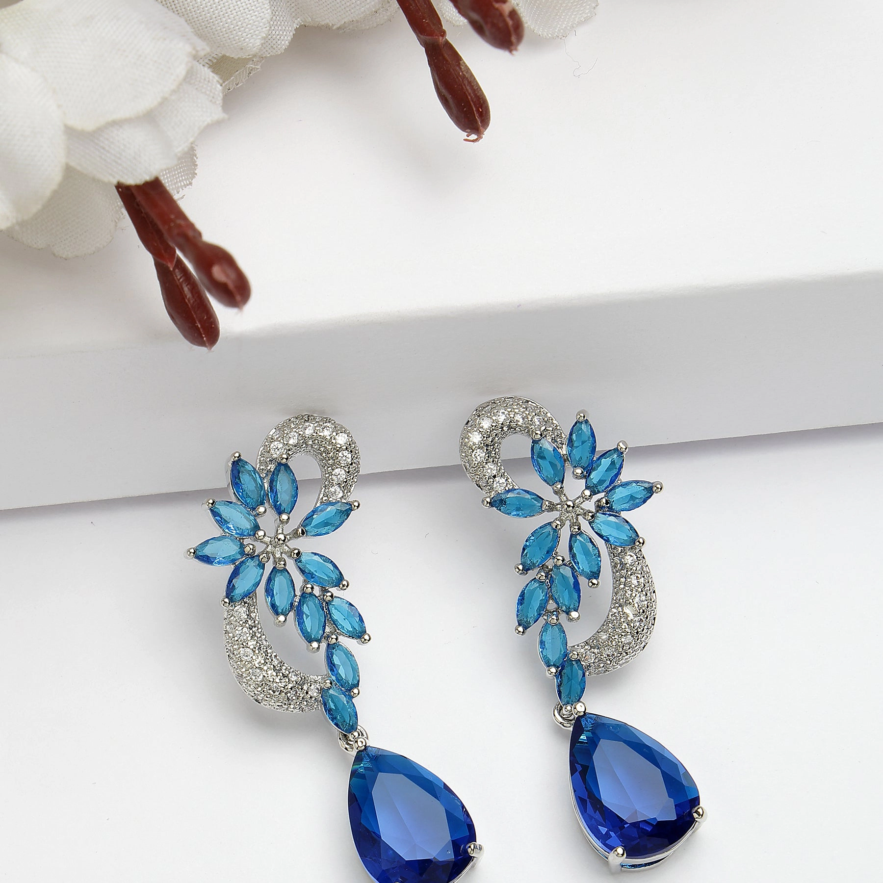 AGP PARIS Womens Diva Collection Cubic Zirconia Stylish Leaf Earrings