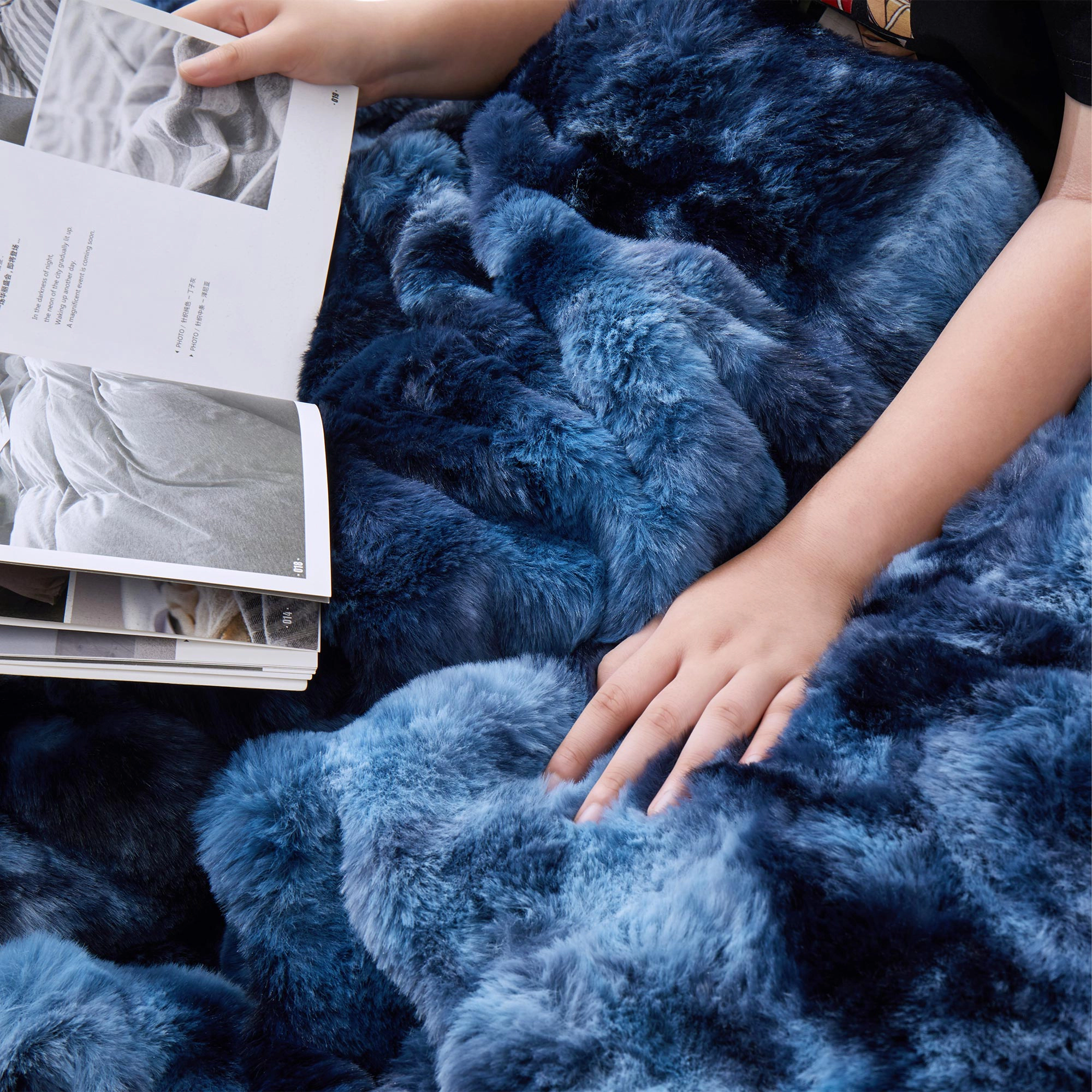 Unikome Dual-Side Fluffy Faux Rabbit Fur Comforter Set, Plush Fuzzy Bedding Set