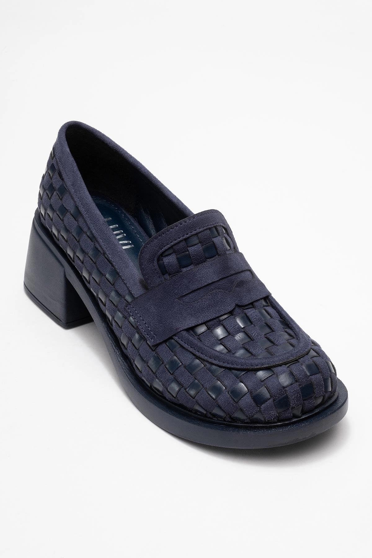 Prologue Shoes Womens Marlon Woven Block Heel Loafer