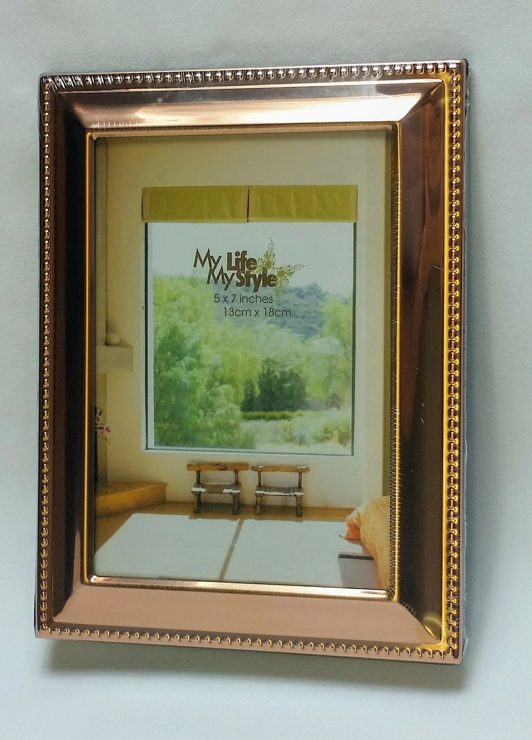 Jiallo Beveled Frame 4x6 with Beaded Border
