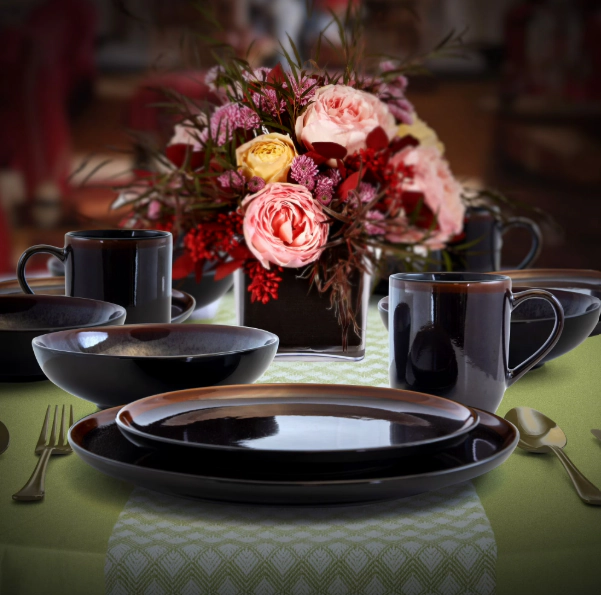 Elama Midnight Beach Unisex 16 Pieces Round Stoneware Dinnerware Set in Metallic Black