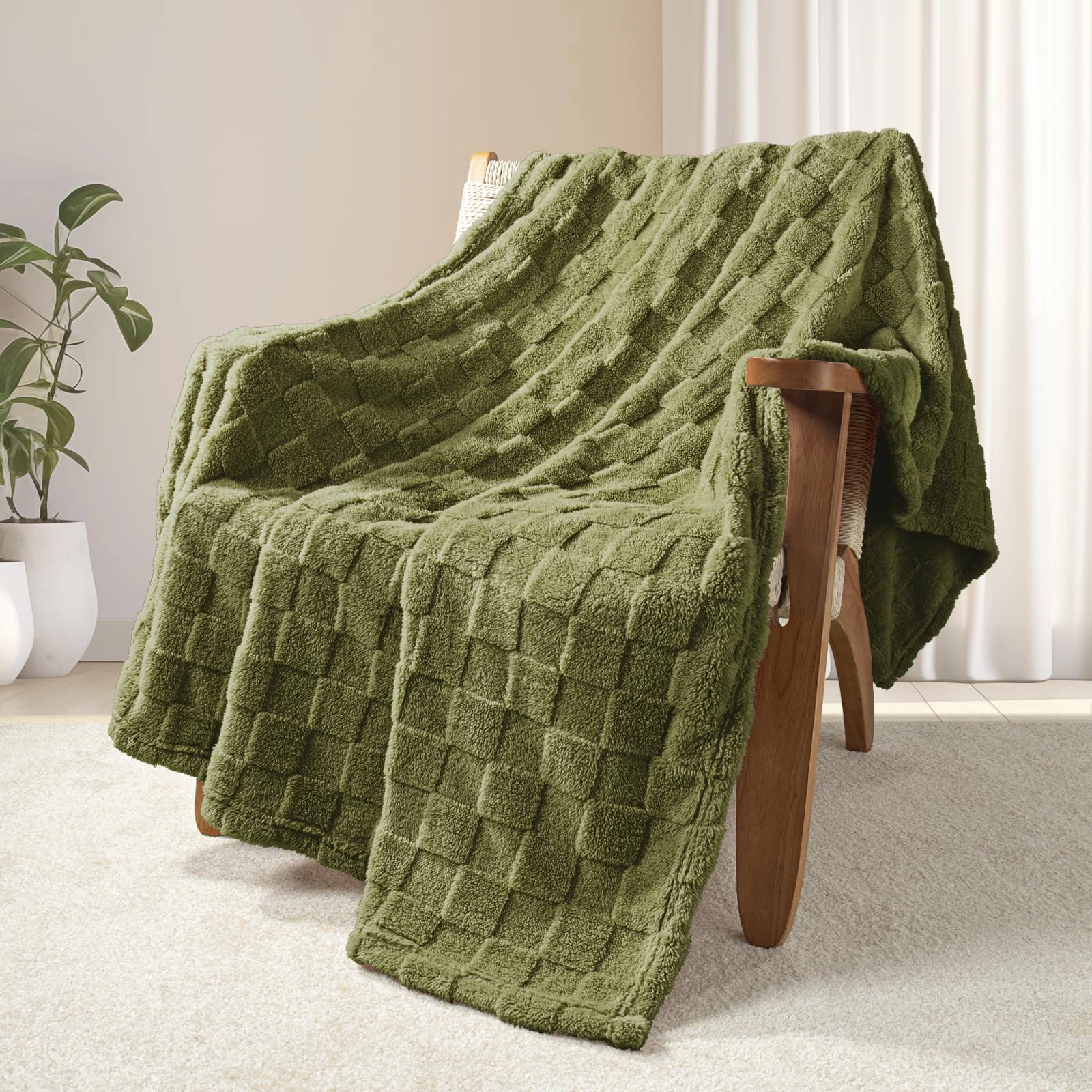 CovertSafe Checkered Fleece Throw Blanket For Couch