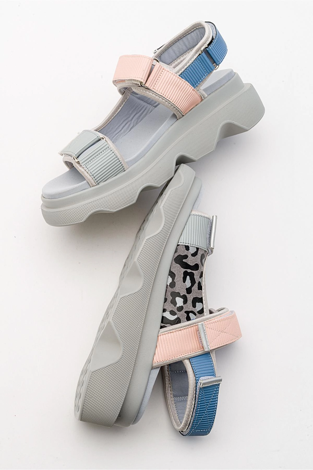 Prologue Shoes Womens Tedy Velcro Strap Sandal