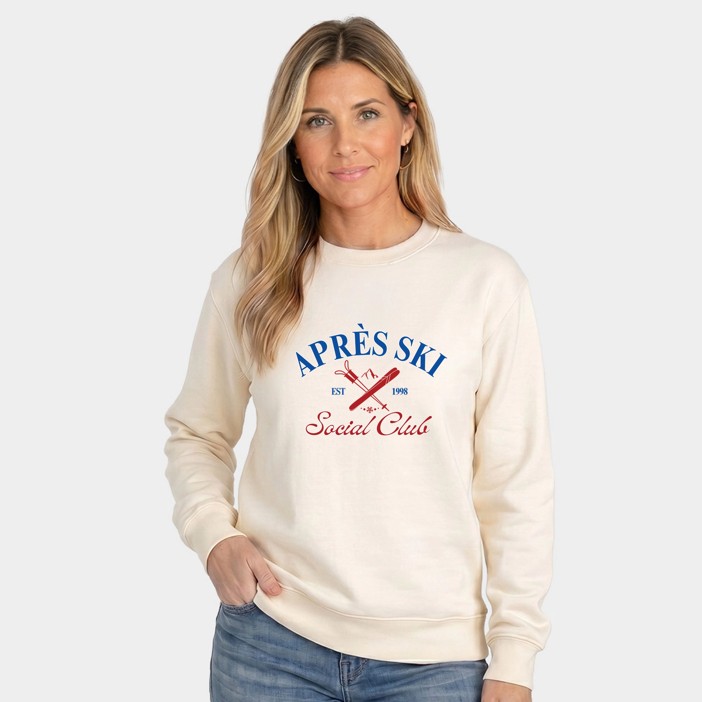 Simply Sage Market - Women's Graphic Sweatshirt Apres Ski Social Club