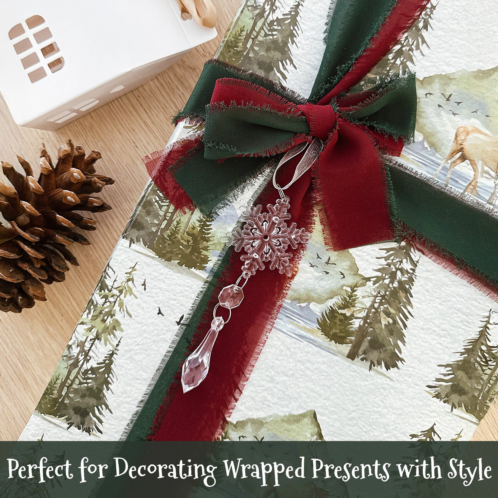 Wrapables 22pcs Christmas Tree Ornaments, Acrylic Hanging Snowflakes and Icicles Decorations for Winter New Year Parties