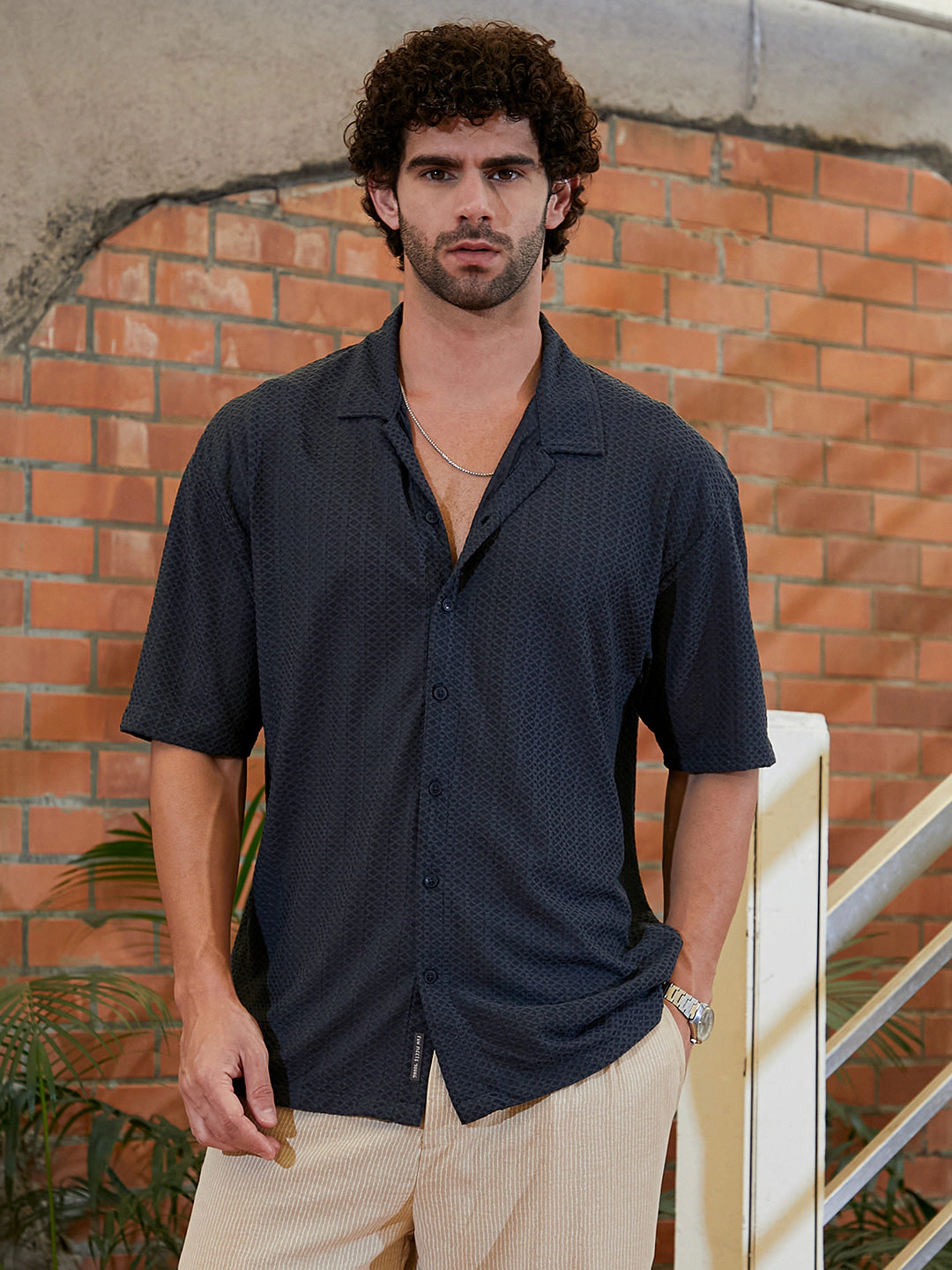 Cahoot Men's Zigzag-Helix Resort Oversized Shirt