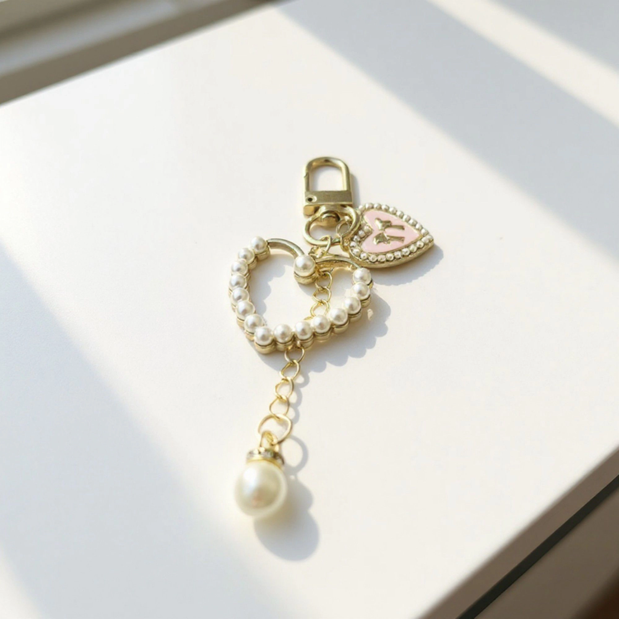 Alilang Women's 3-Piece Pearl Heart Valentine Charm Keychain with Gold Chain and Enamel Accent