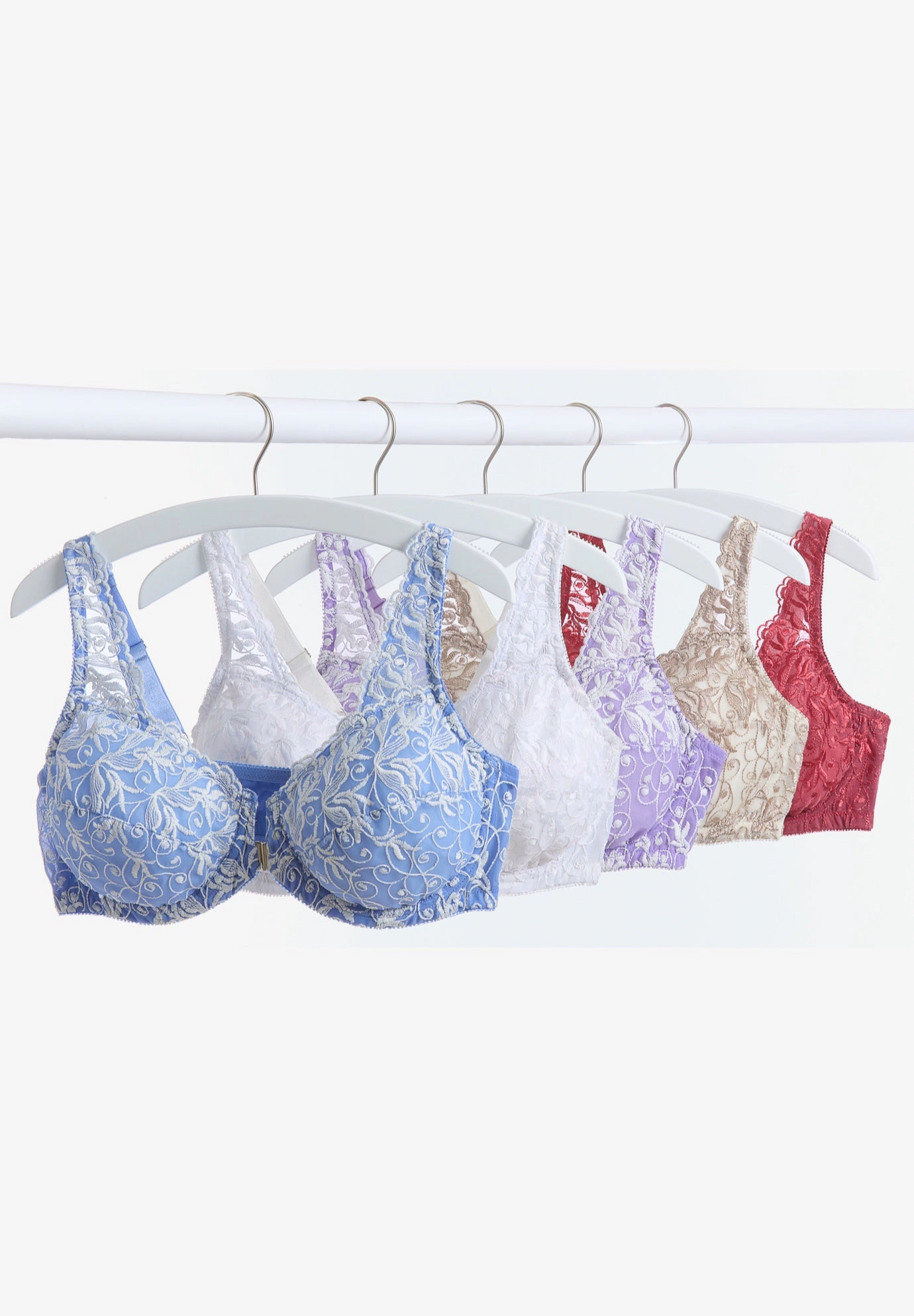 Amoureuse Women's Plus Size Embroidered Front-Close Underwire Bra
