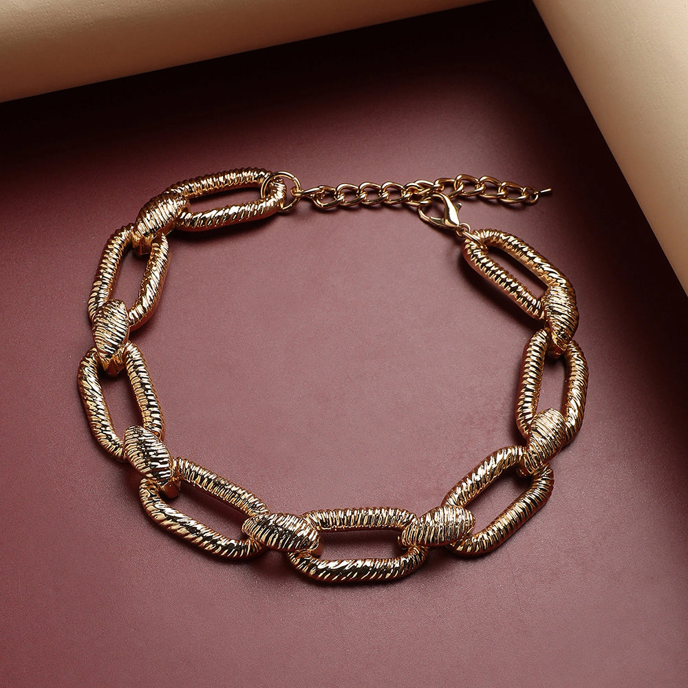 SOHI Women's California Gold Dented Chainlink Necklace