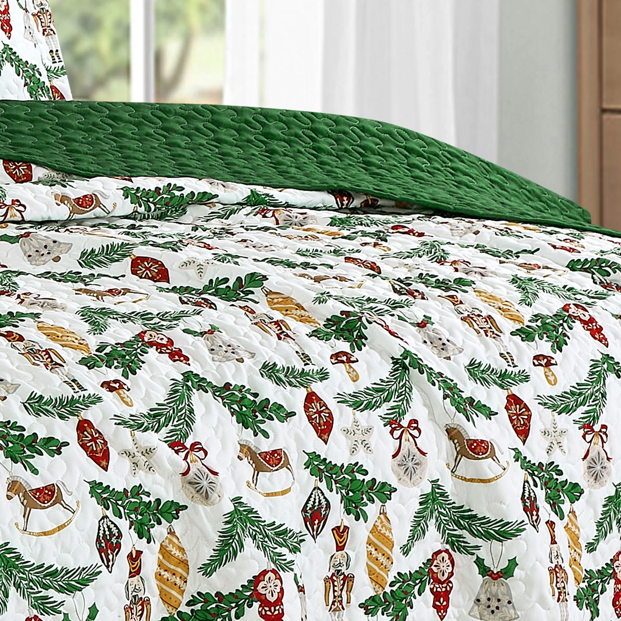 MarCielo 3 Piece Christmas Quilt Set – Holiday Ornament Bedspread